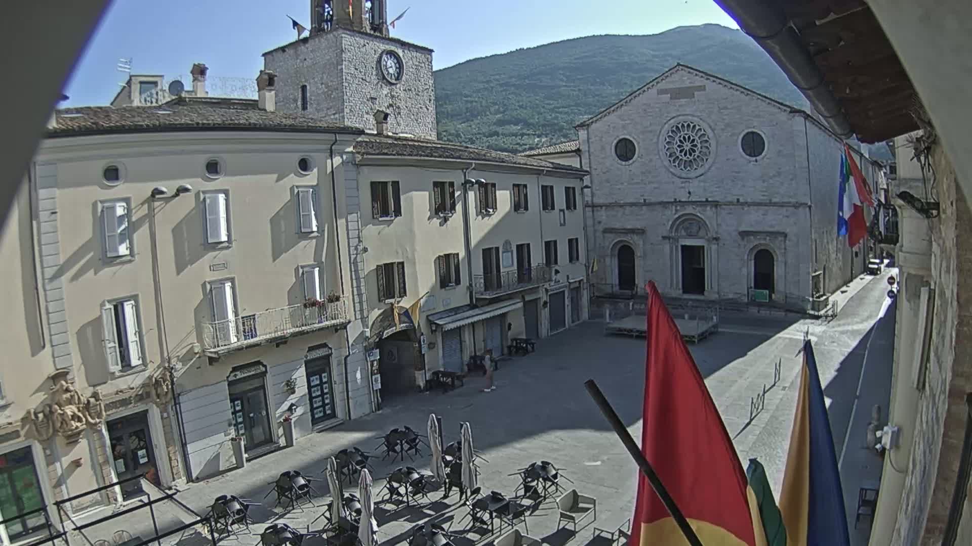 Gualdo Tadino Piazza Martiri della Libertà Square Live Cam - Perugia, Umbria, Italy