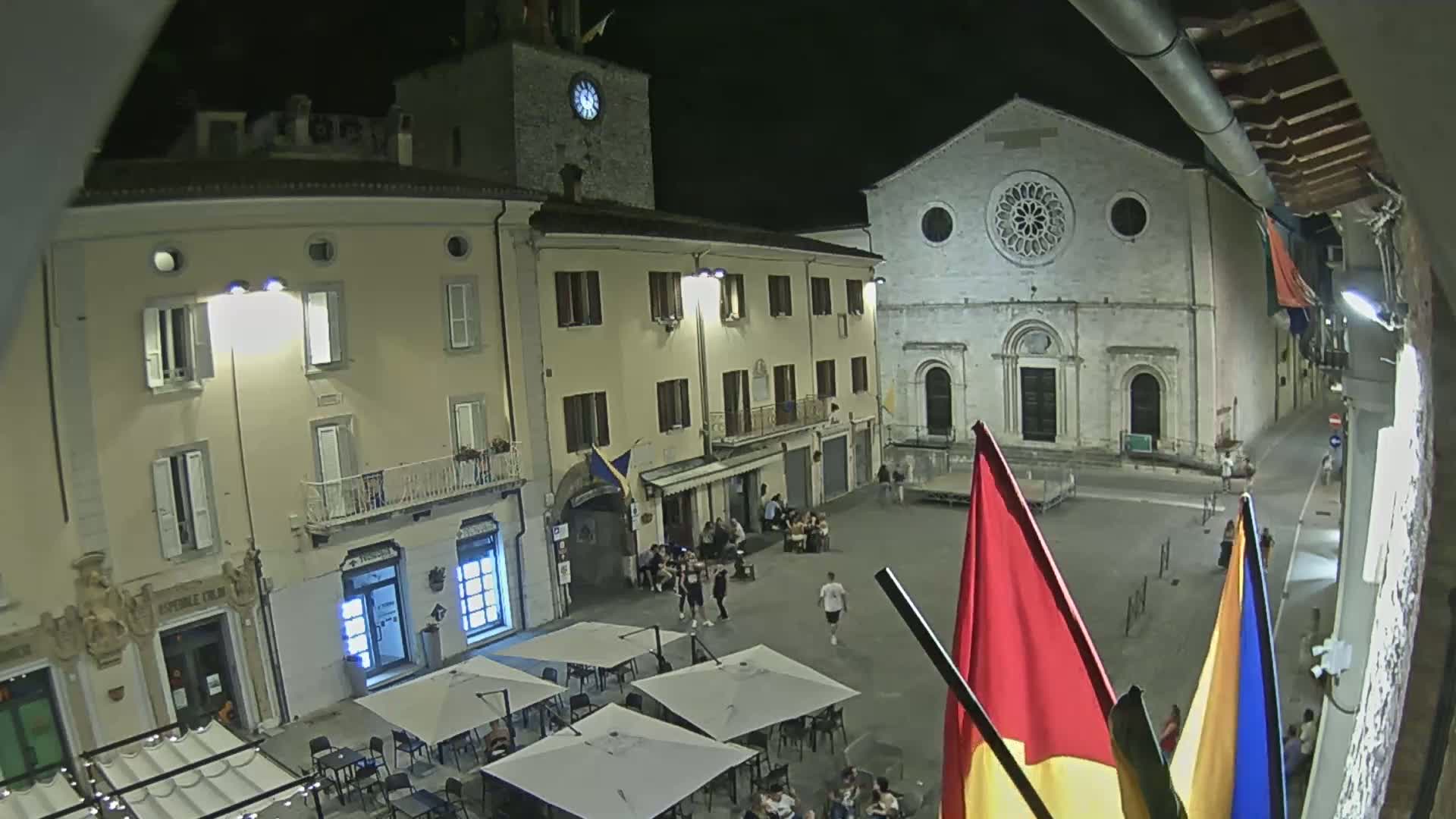 Gualdo Tadino Piazza Martiri della Libertà Square Live Cam - Perugia, Umbria, Italy