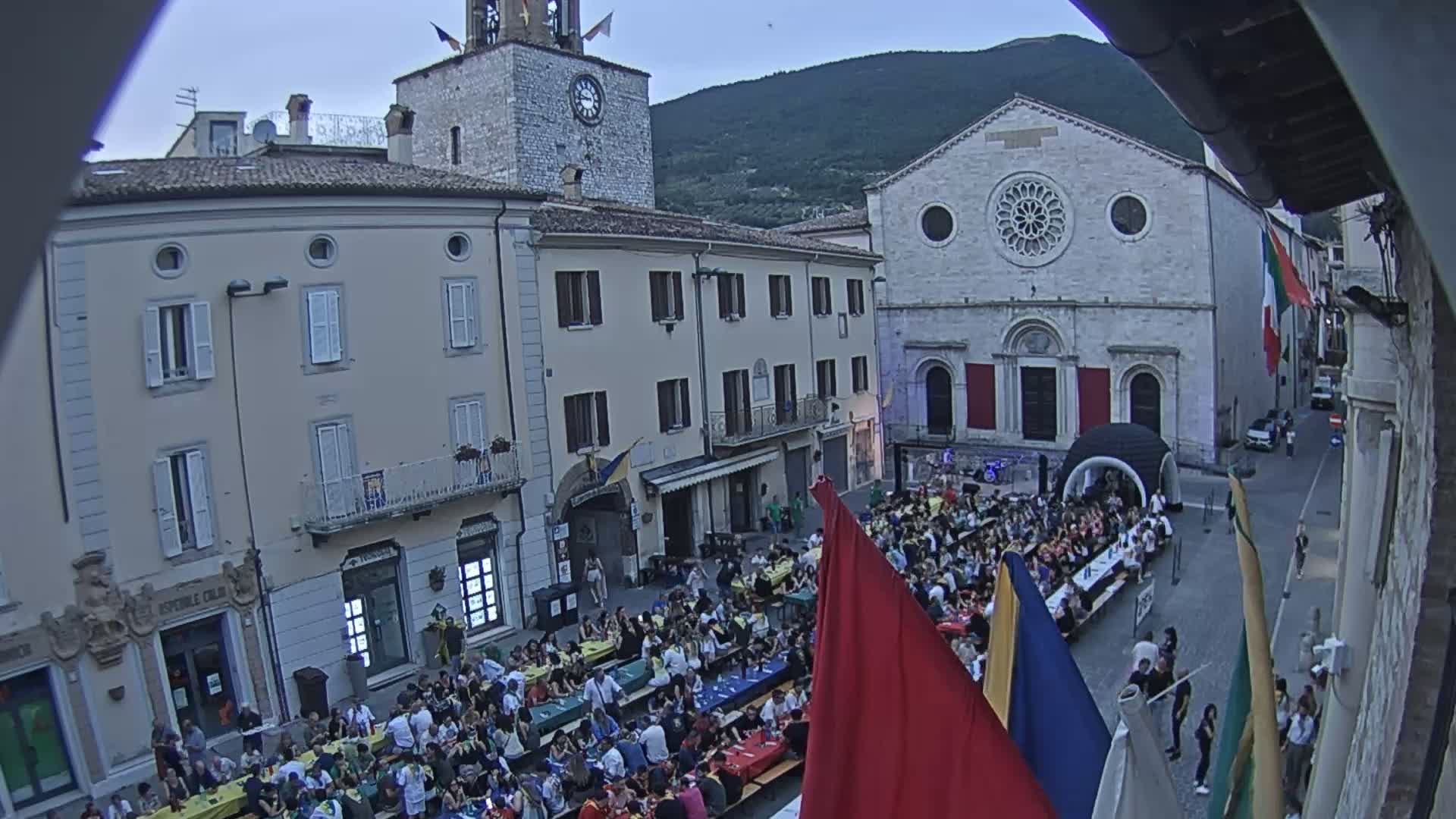 Gualdo Tadino Piazza Martiri della Libertà Square Live Cam - Perugia, Umbria, Italy