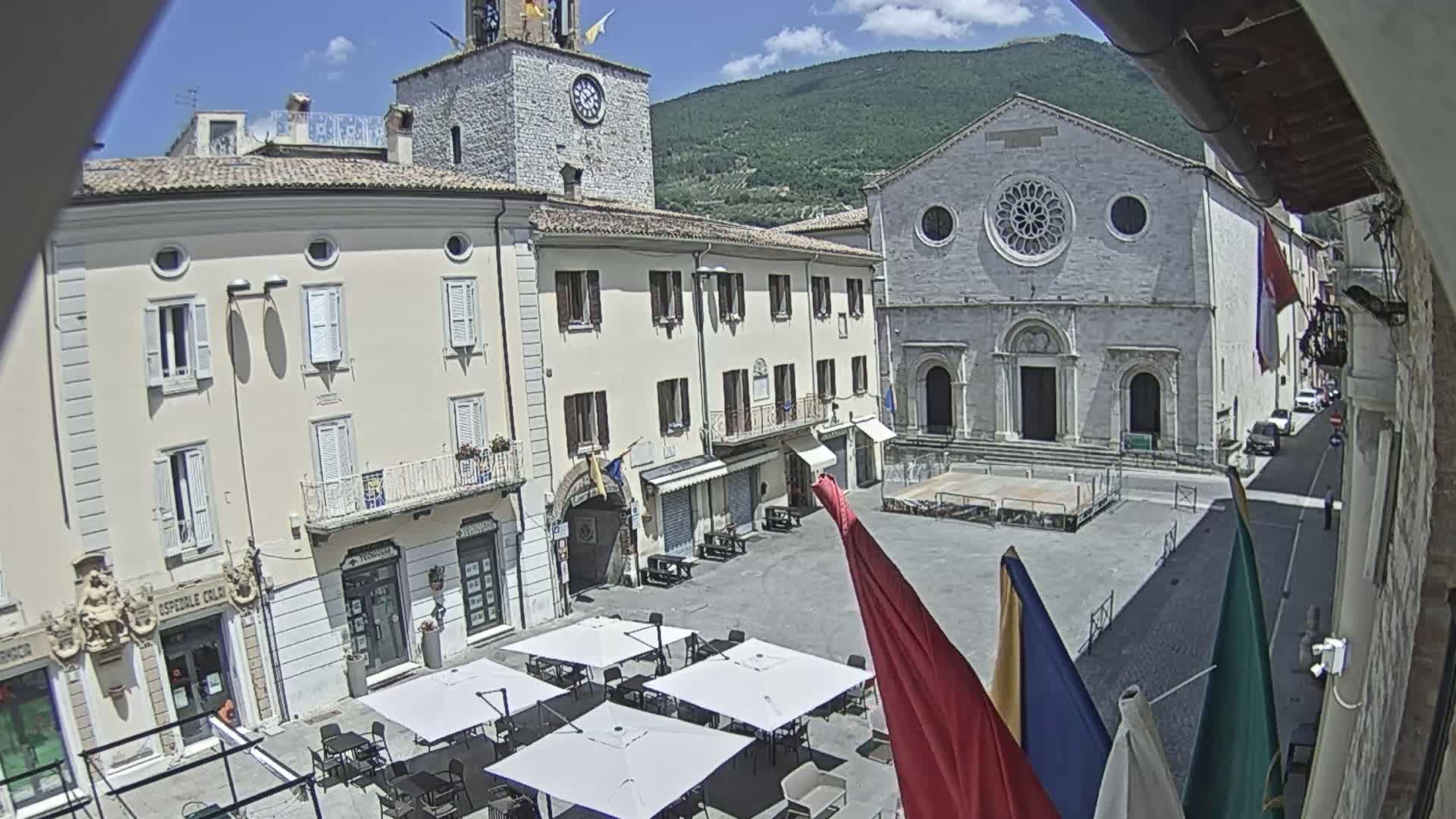 Gualdo Tadino Piazza Martiri della Libertà Square Live Cam - Perugia, Umbria, Italy