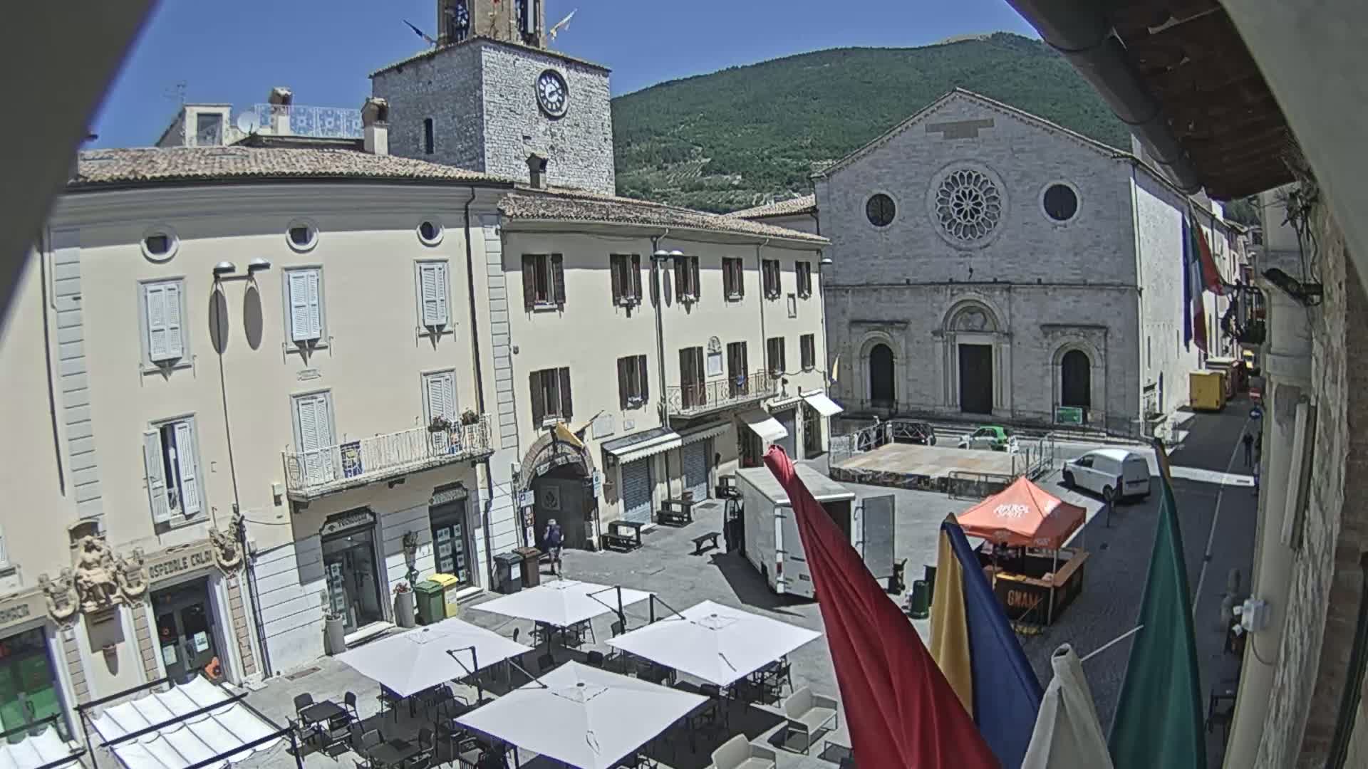 Gualdo Tadino Piazza Martiri della Libertà Square Live Cam - Perugia, Umbria, Italy