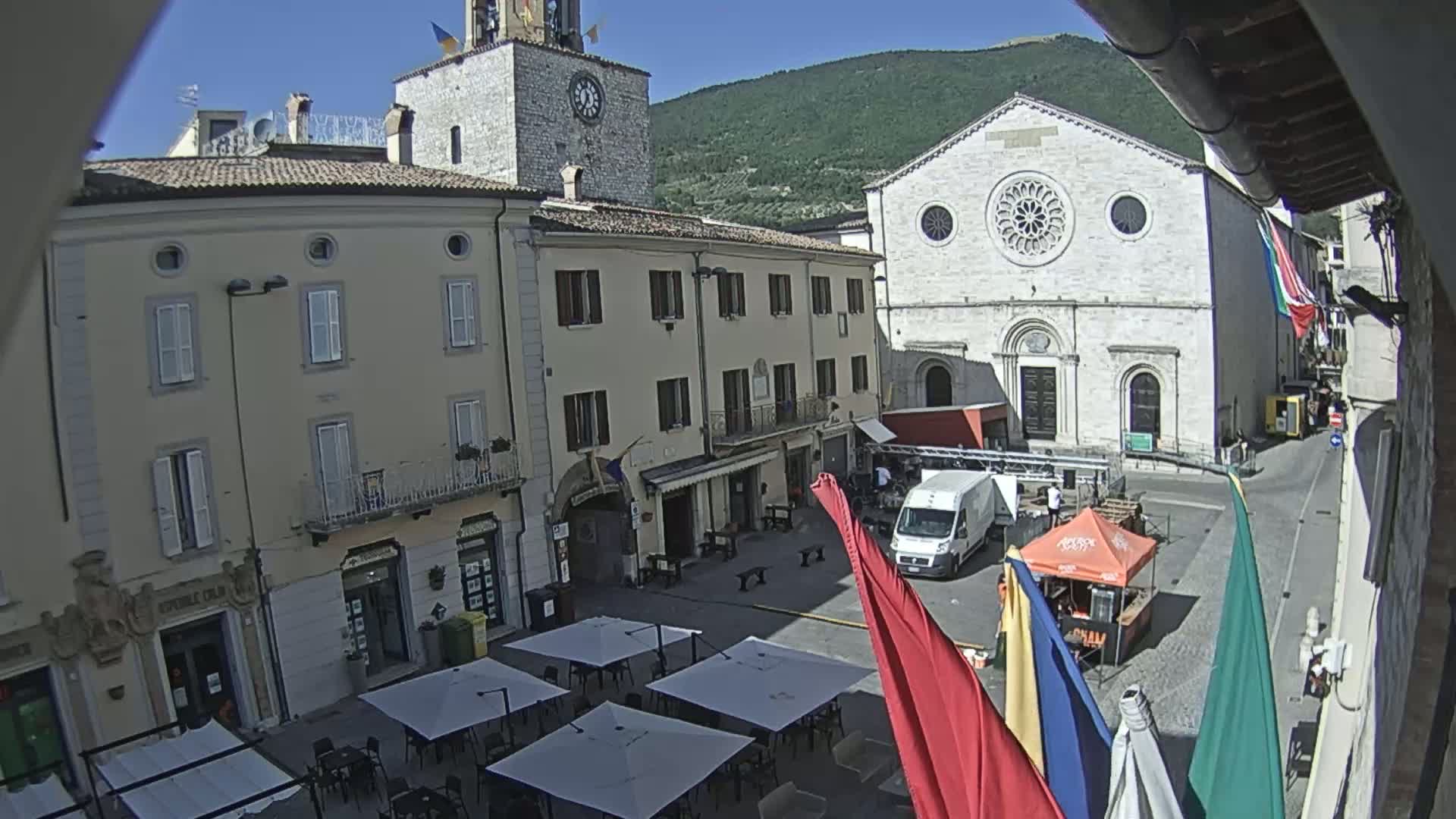 Gualdo Tadino Piazza Martiri della Libertà Square Live Cam - Perugia, Umbria, Italy