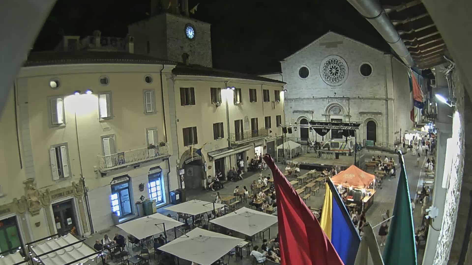Gualdo Tadino Piazza Martiri della Libertà Square Live Cam - Perugia, Umbria, Italy
