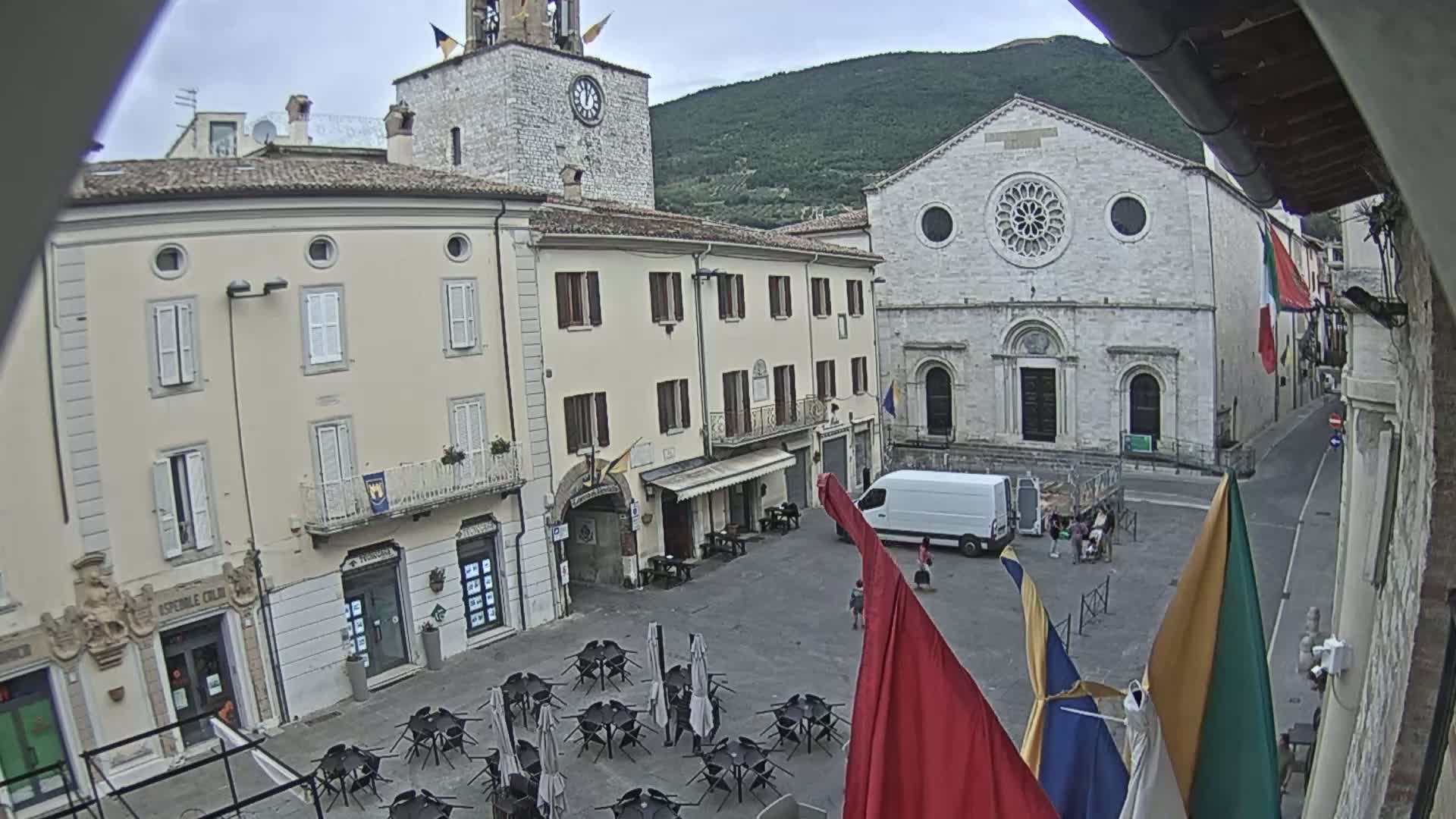 Gualdo Tadino Piazza Martiri della Libertà Square Live Cam - Perugia, Umbria, Italy