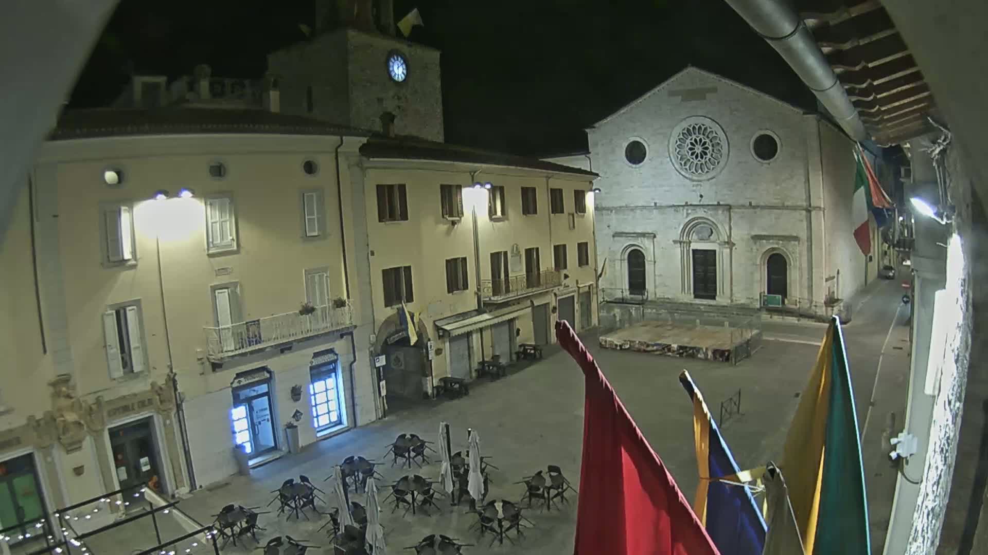 Gualdo Tadino Piazza Martiri della Libertà Square Live Cam - Perugia, Umbria, Italy