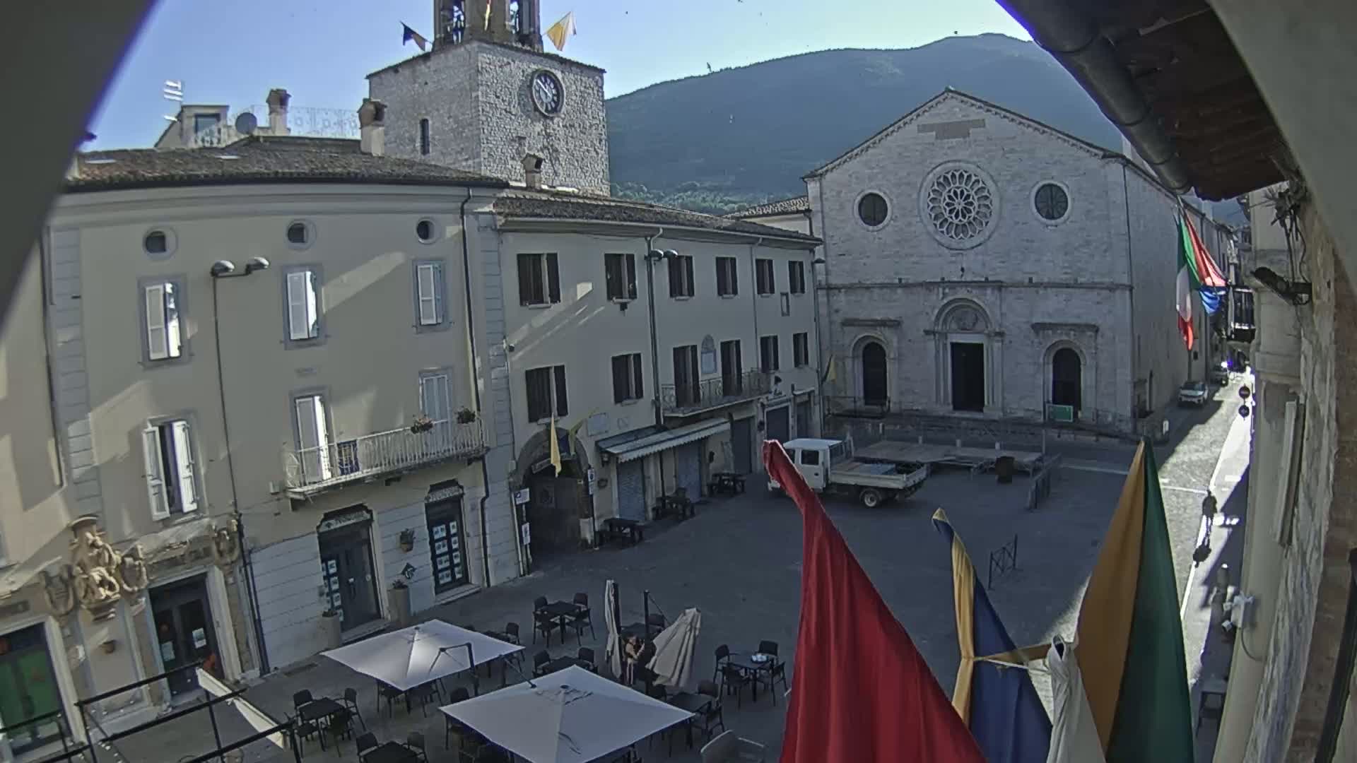 Gualdo Tadino Piazza Martiri della Libertà Square Live Cam - Perugia, Umbria, Italy