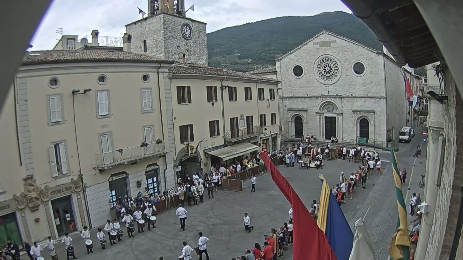 Gualdo Tadino Piazza Martiri della Libertà Square Live Cam - Perugia, Umbria, Italy
