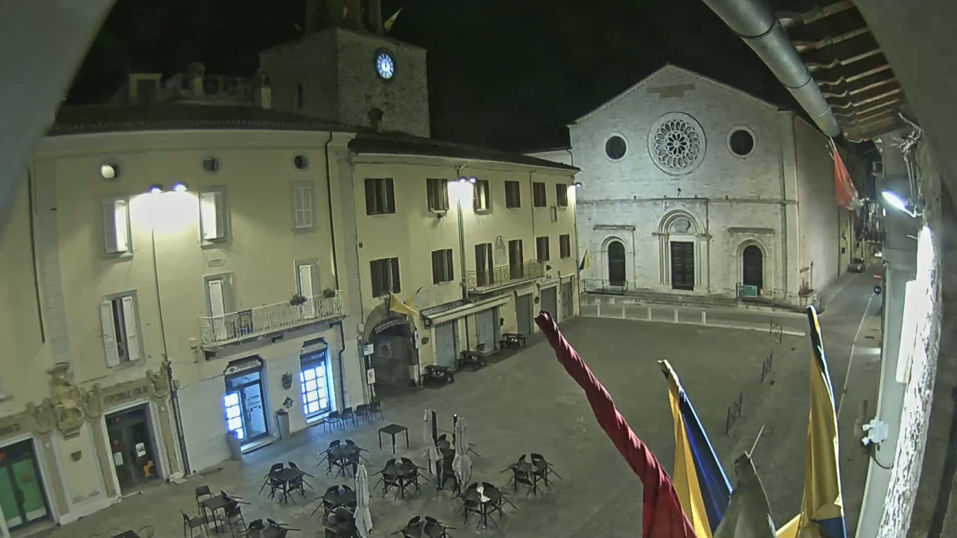Gualdo Tadino Piazza Martiri della Libertà Square Live Cam - Perugia, Umbria, Italy