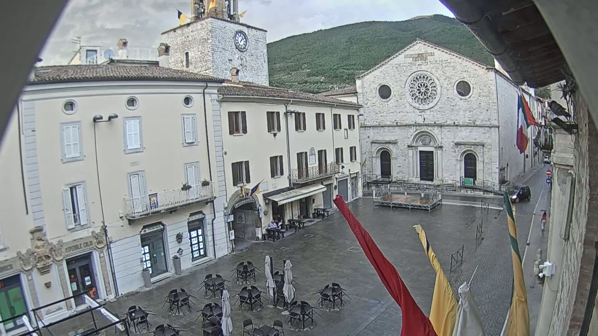 Gualdo Tadino Piazza Martiri della Libertà Square Live Cam - Perugia, Umbria, Italy