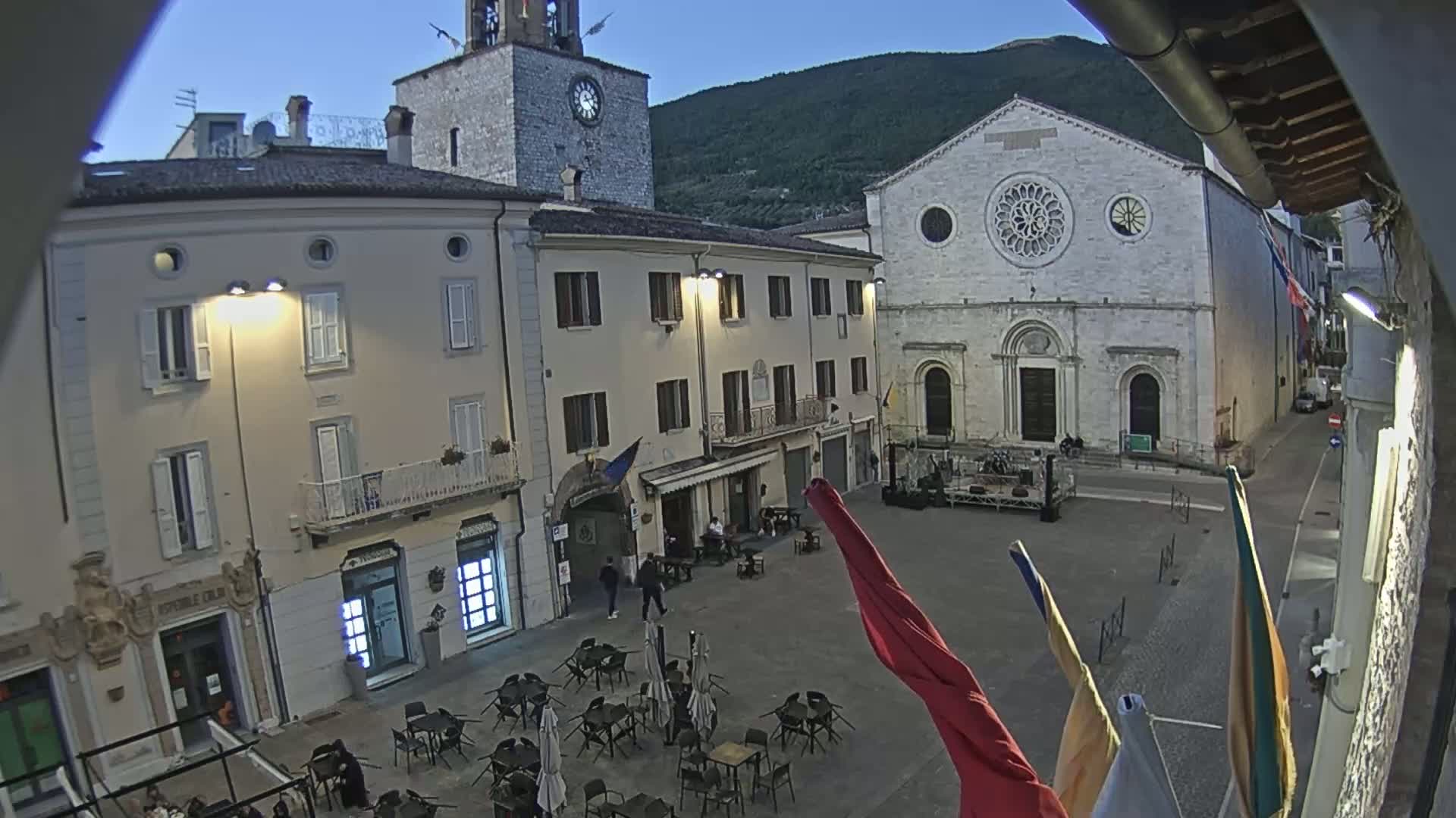 Gualdo Tadino Piazza Martiri della Libertà Square Live Cam - Perugia, Umbria, Italy
