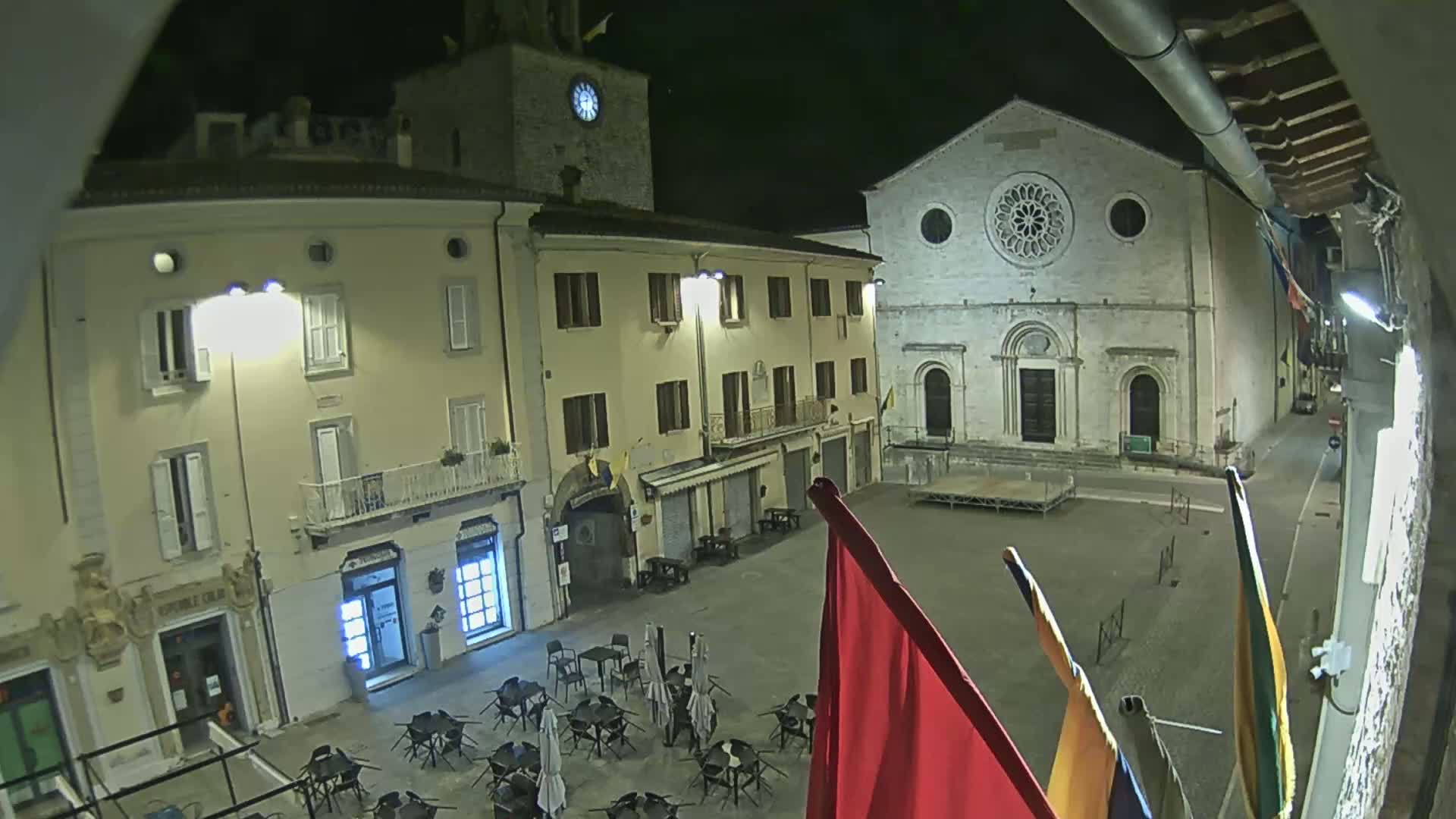 Gualdo Tadino Piazza Martiri della Libertà Square Live Cam - Perugia, Umbria, Italy