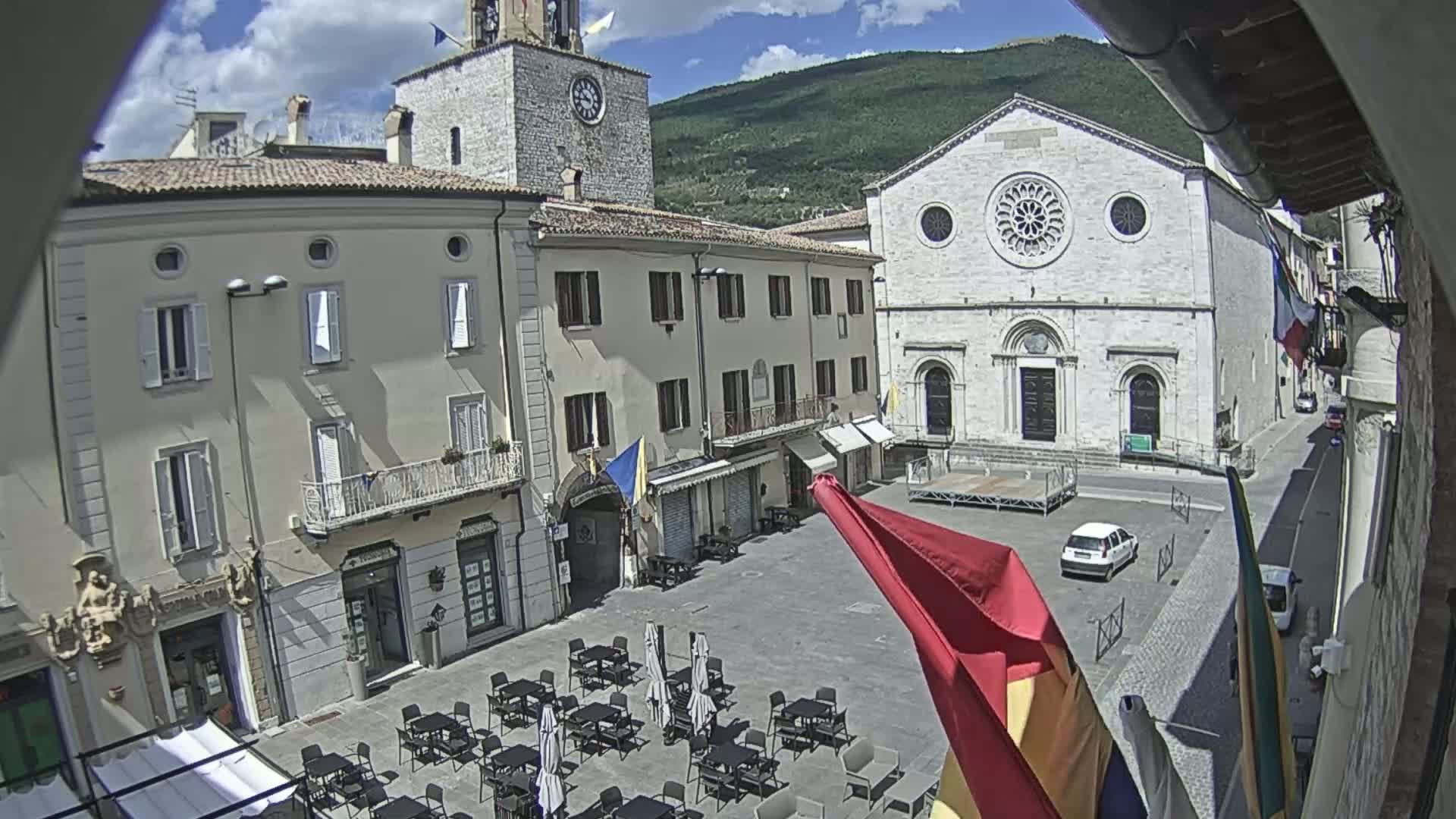 Gualdo Tadino Piazza Martiri della Libertà Square Live Cam - Perugia, Umbria, Italy