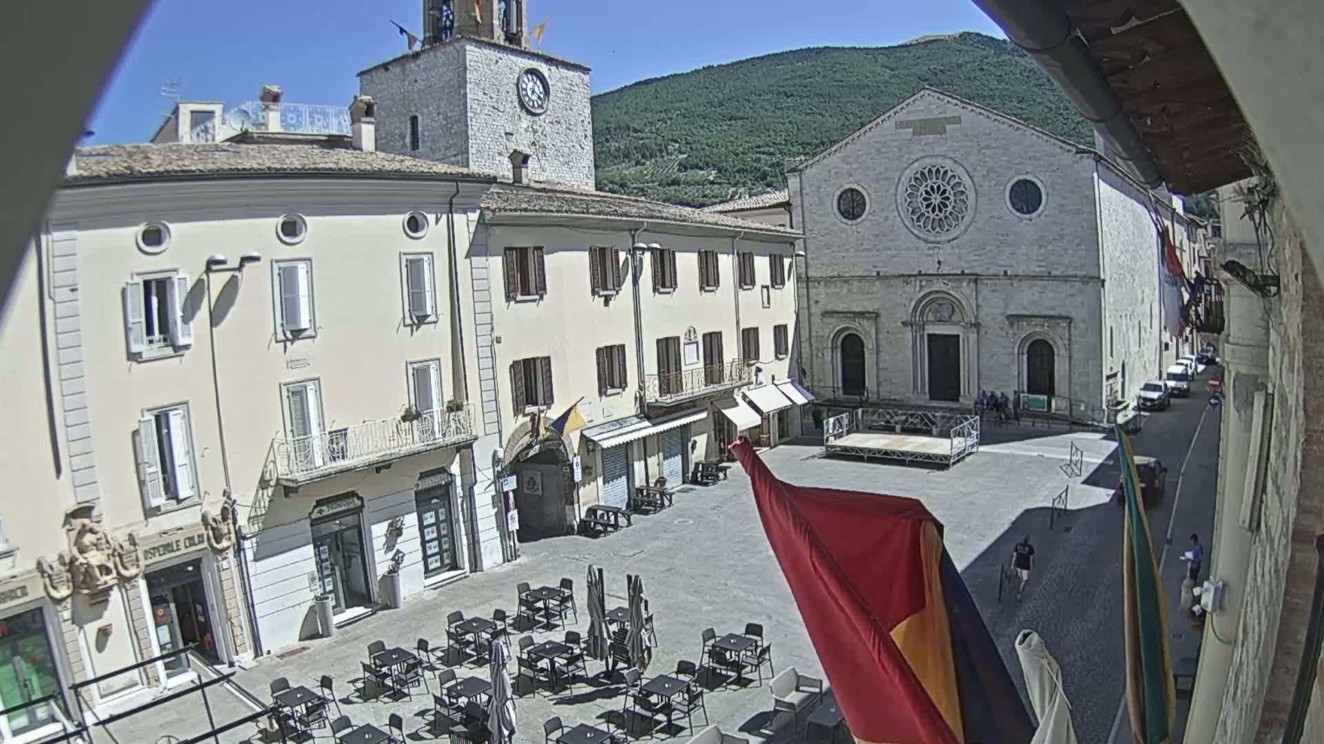 Gualdo Tadino Piazza Martiri della Libertà Square Live Cam - Perugia, Umbria, Italy