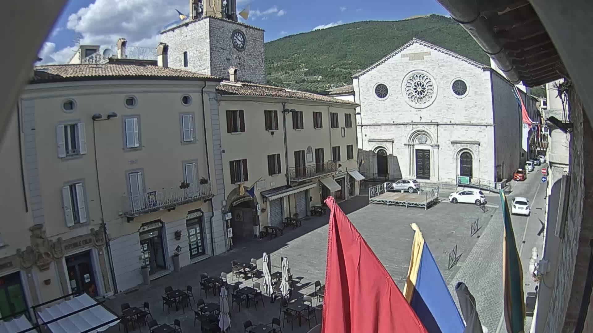 Gualdo Tadino Piazza Martiri della Libertà Square Live Cam - Perugia, Umbria, Italy