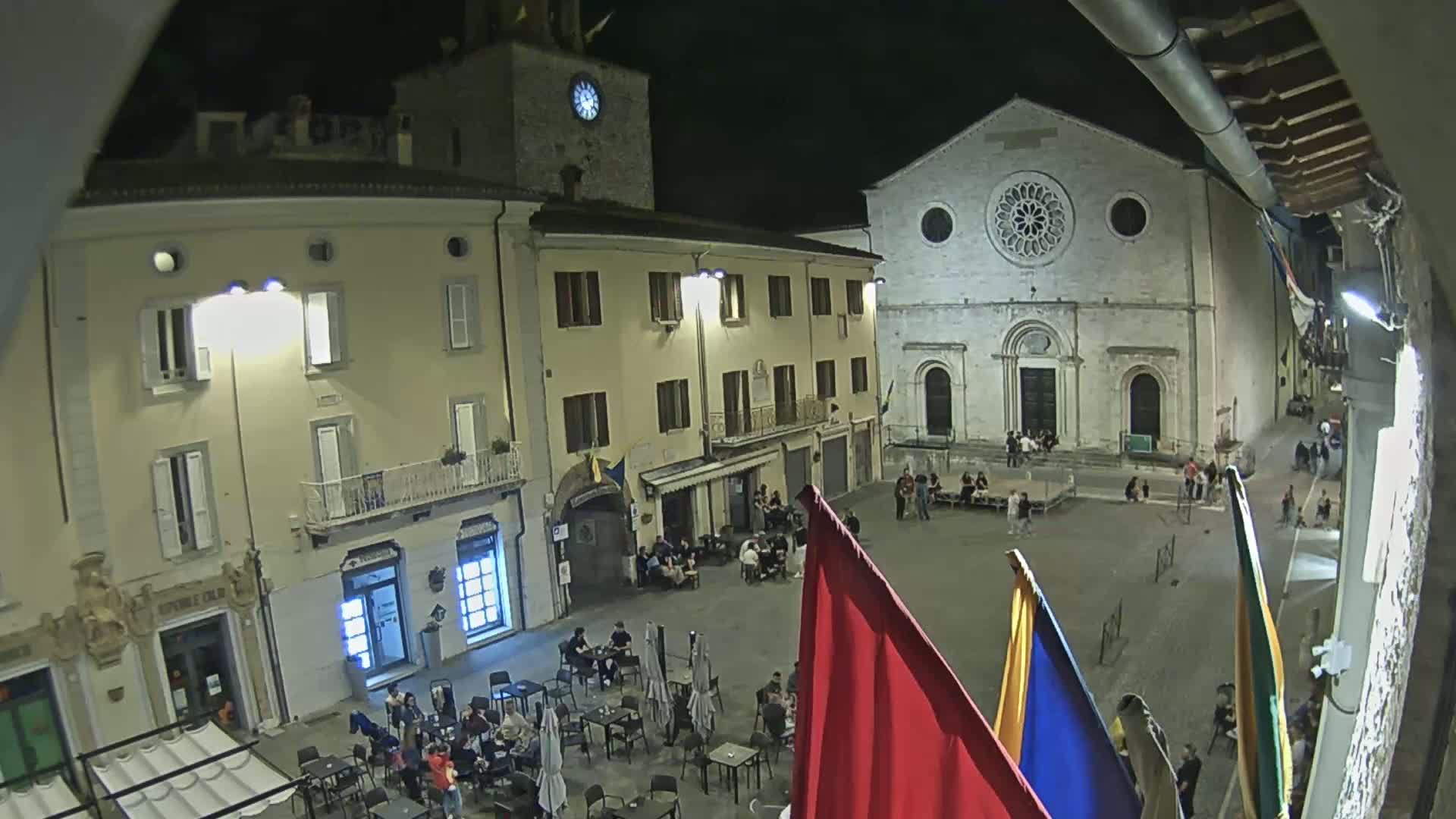 Gualdo Tadino Piazza Martiri della Libertà Square Live Cam - Perugia, Umbria, Italy