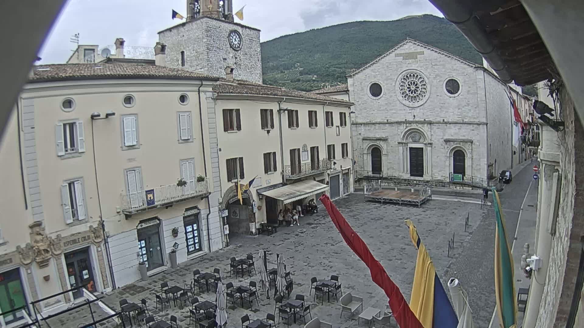 Gualdo Tadino Piazza Martiri della Libertà Square Live Cam - Perugia, Umbria, Italy