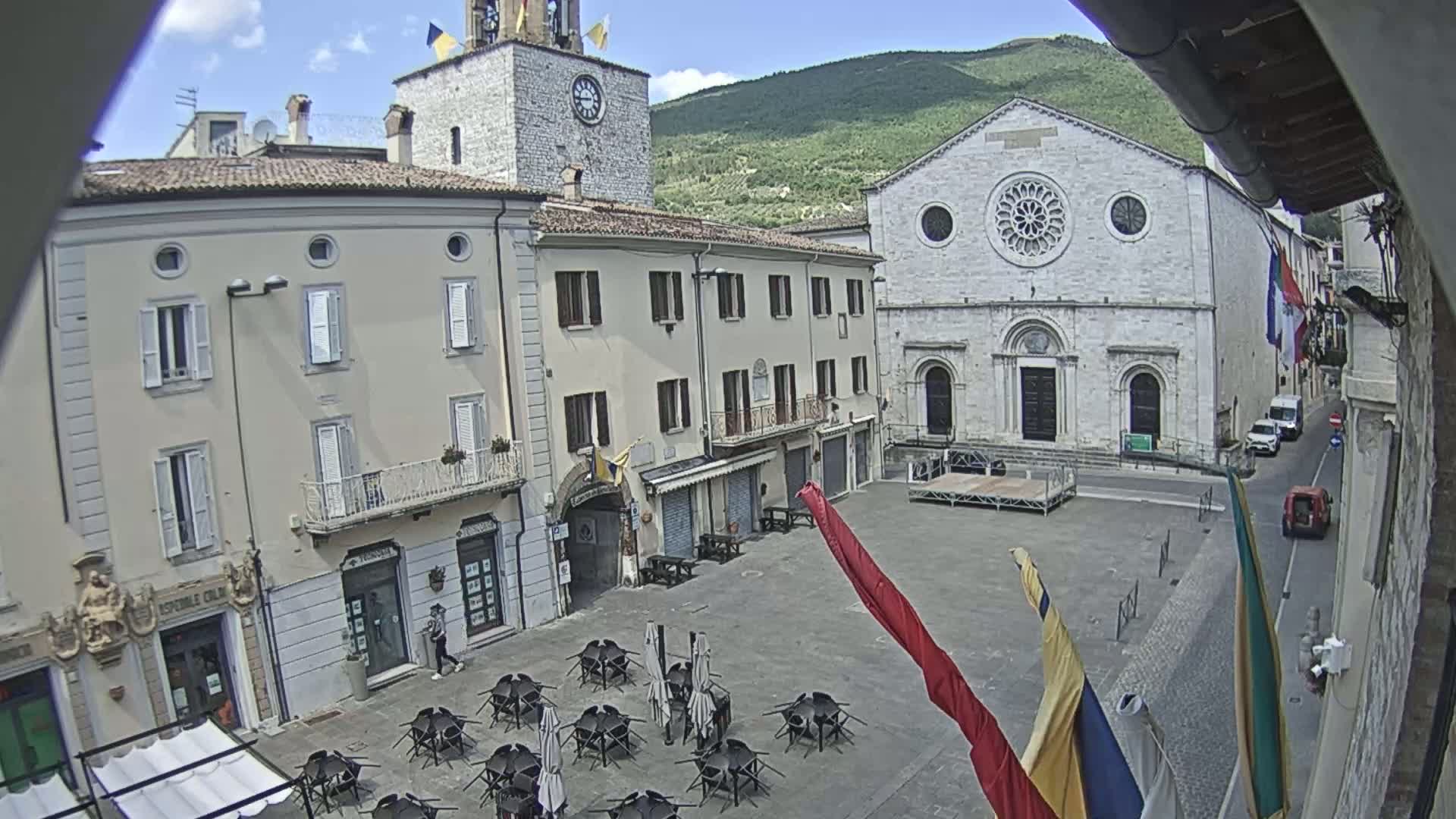 Gualdo Tadino Piazza Martiri della Libertà Square Live Cam - Perugia, Umbria, Italy
