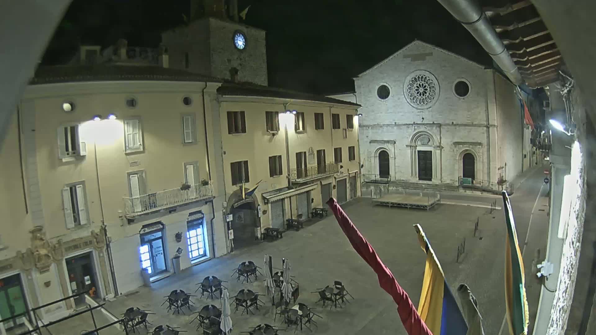 Gualdo Tadino Piazza Martiri della Libertà Square Live Cam - Perugia, Umbria, Italy