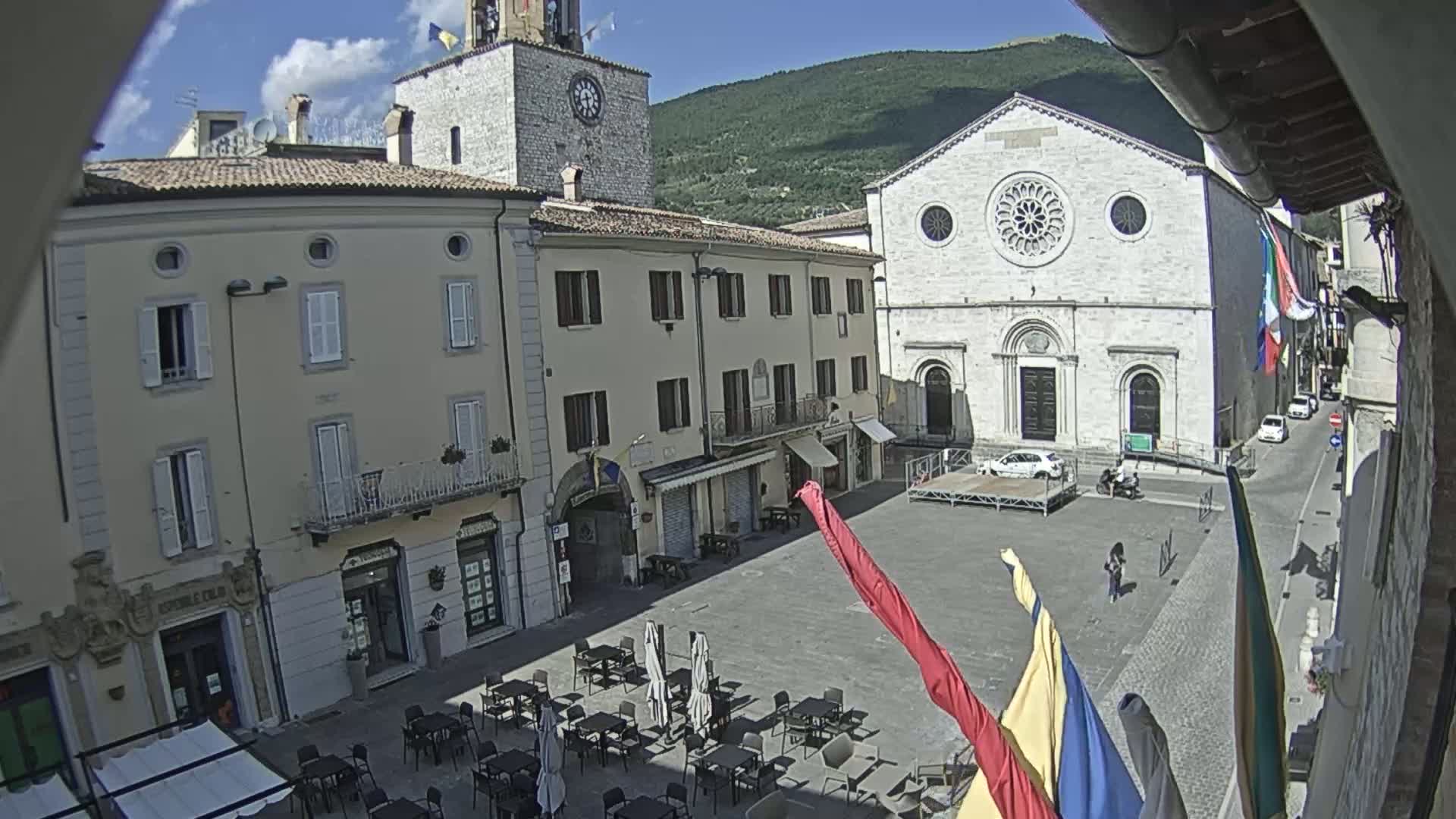 Gualdo Tadino Piazza Martiri della Libertà Square Live Cam - Perugia, Umbria, Italy
