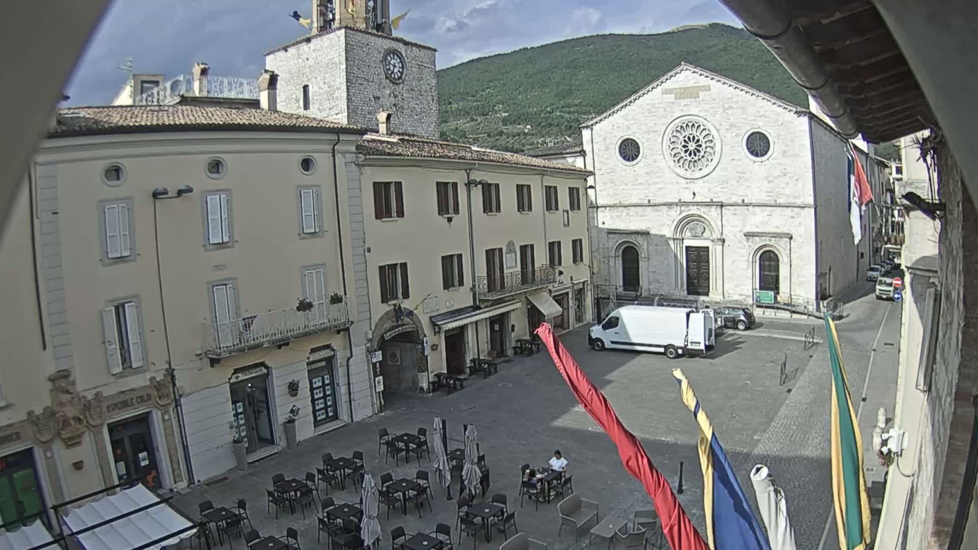 Gualdo Tadino Piazza Martiri della Libertà Square Live Cam - Perugia, Umbria, Italy
