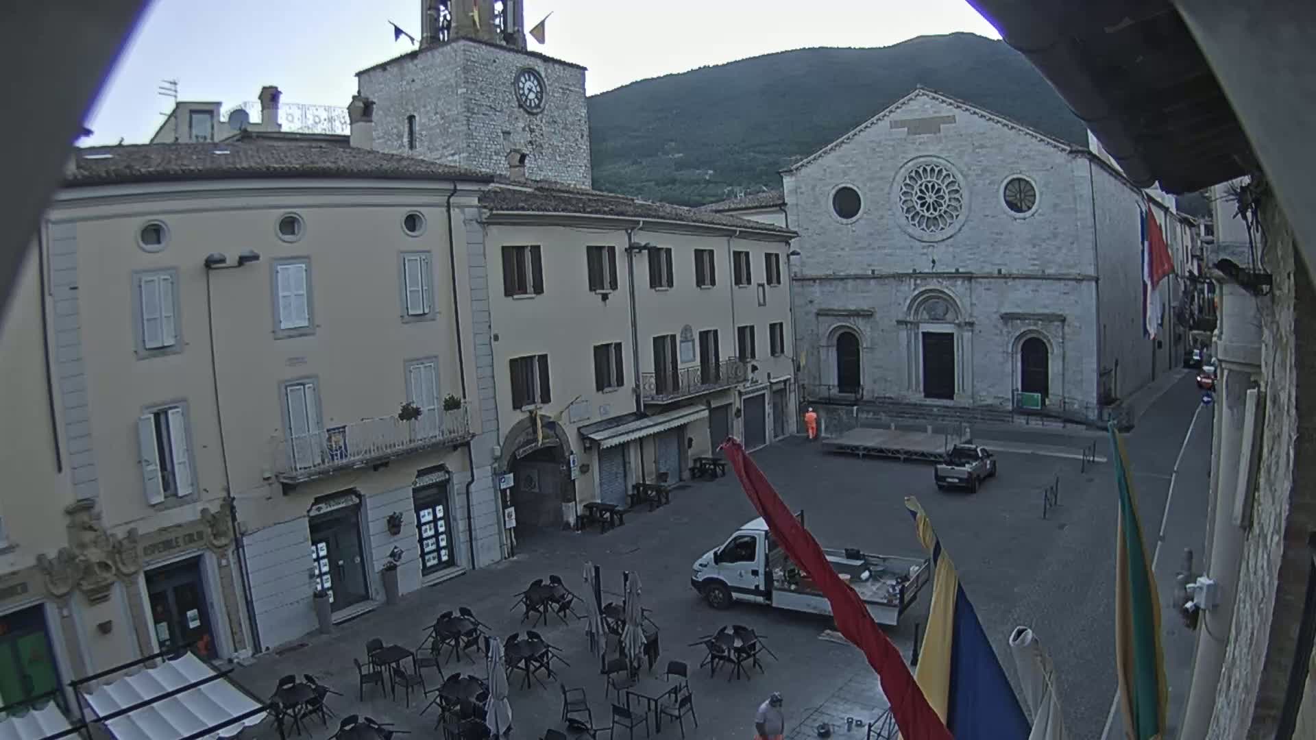 Gualdo Tadino Piazza Martiri della Libertà Square Live Cam - Perugia, Umbria, Italy