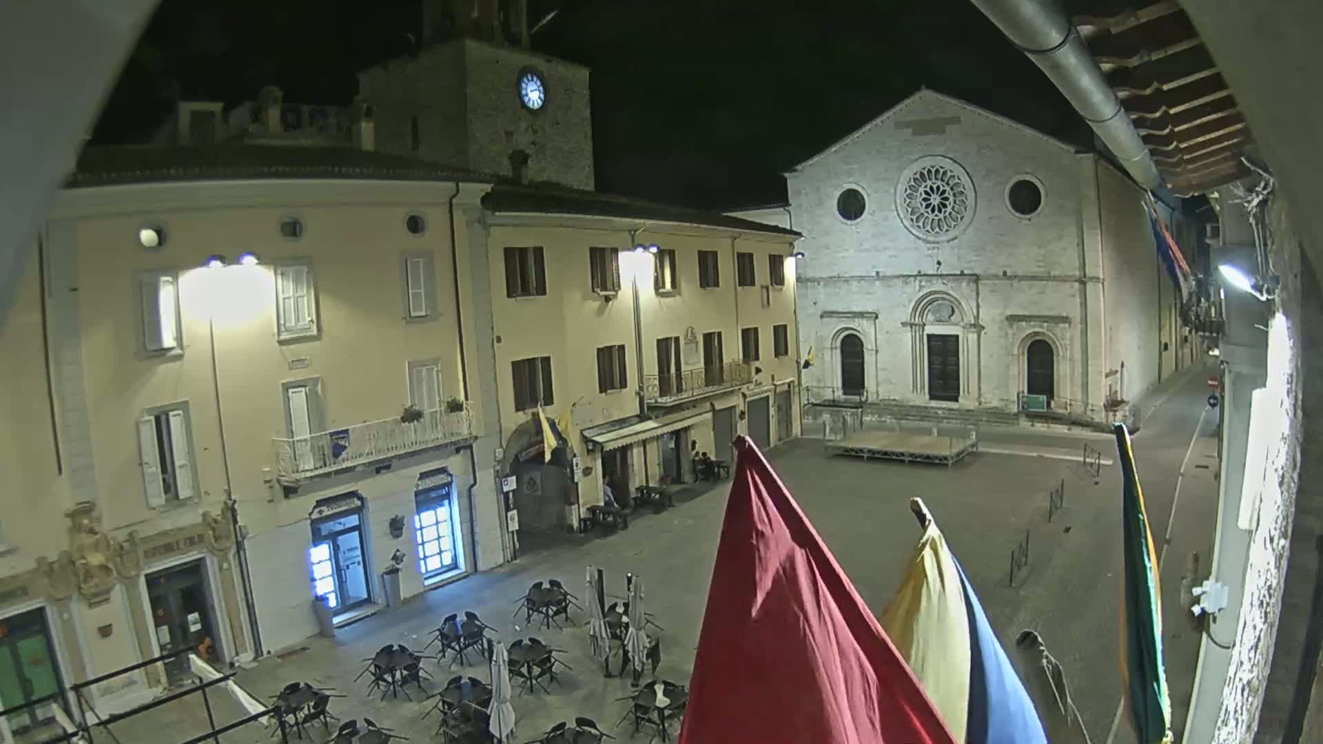 Gualdo Tadino Piazza Martiri della Libertà Square Live Cam - Perugia, Umbria, Italy