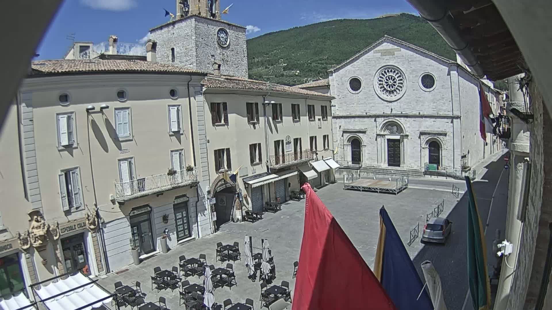Gualdo Tadino Piazza Martiri della Libertà Square Live Cam - Perugia, Umbria, Italy