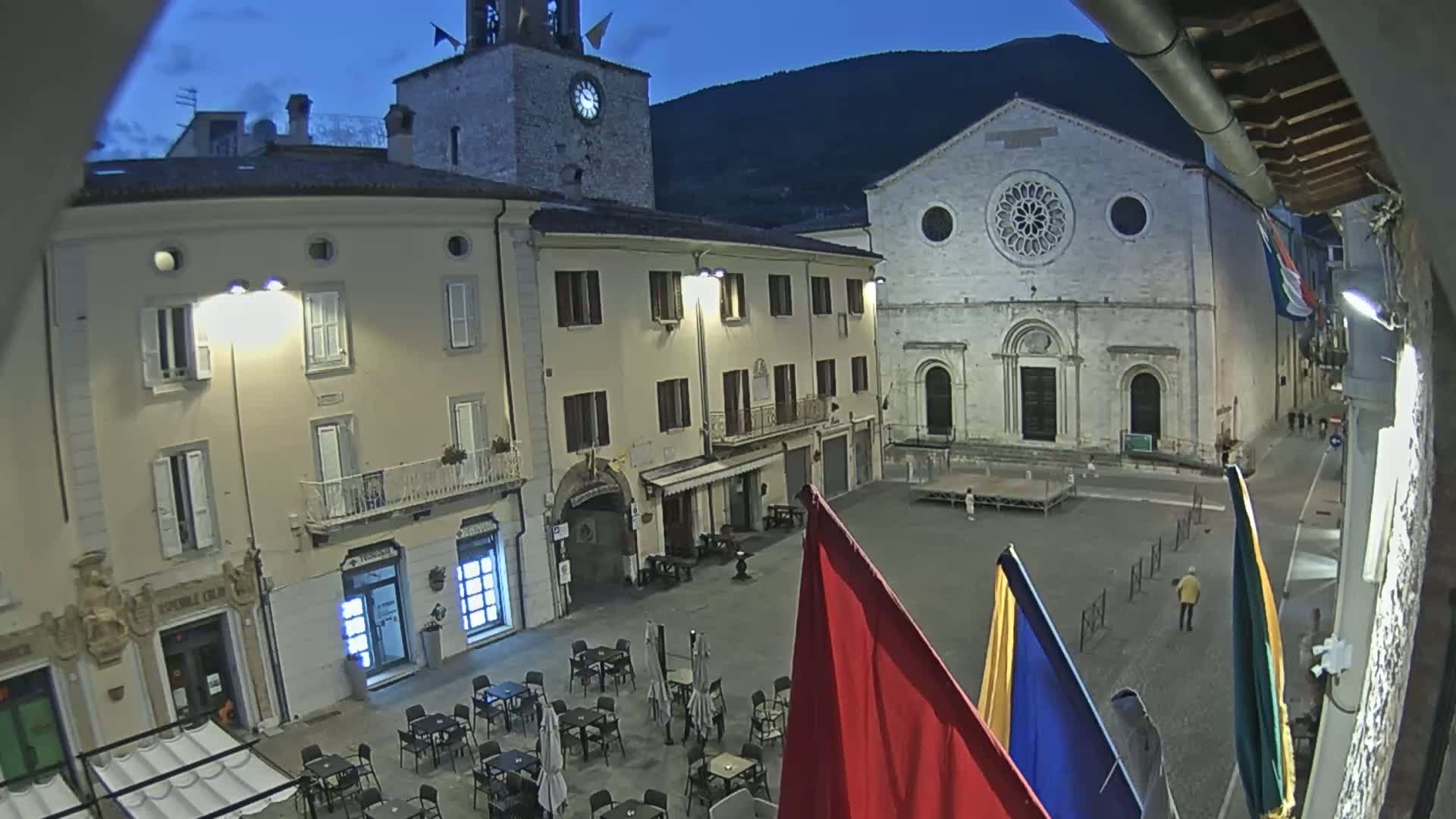 Gualdo Tadino Piazza Martiri della Libertà Square Live Cam - Perugia, Umbria, Italy
