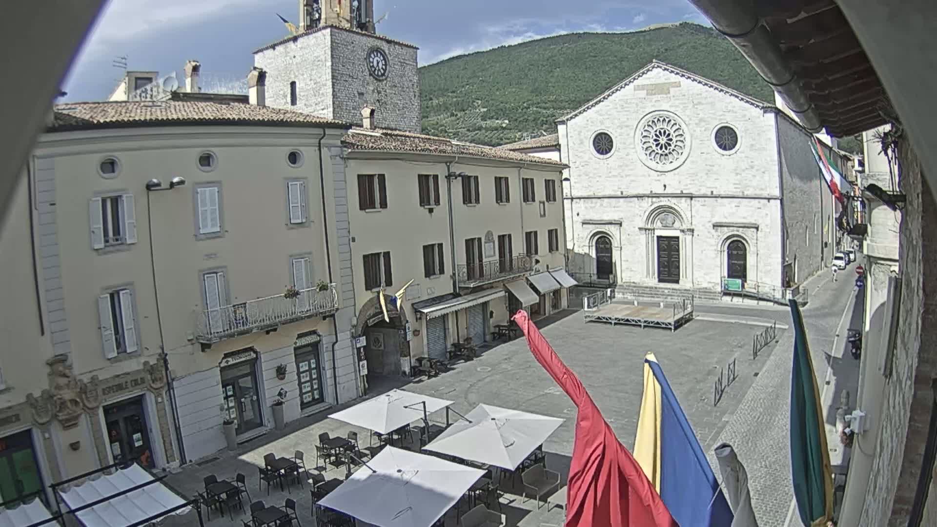 Gualdo Tadino Piazza Martiri della Libertà Square Live Cam - Perugia, Umbria, Italy