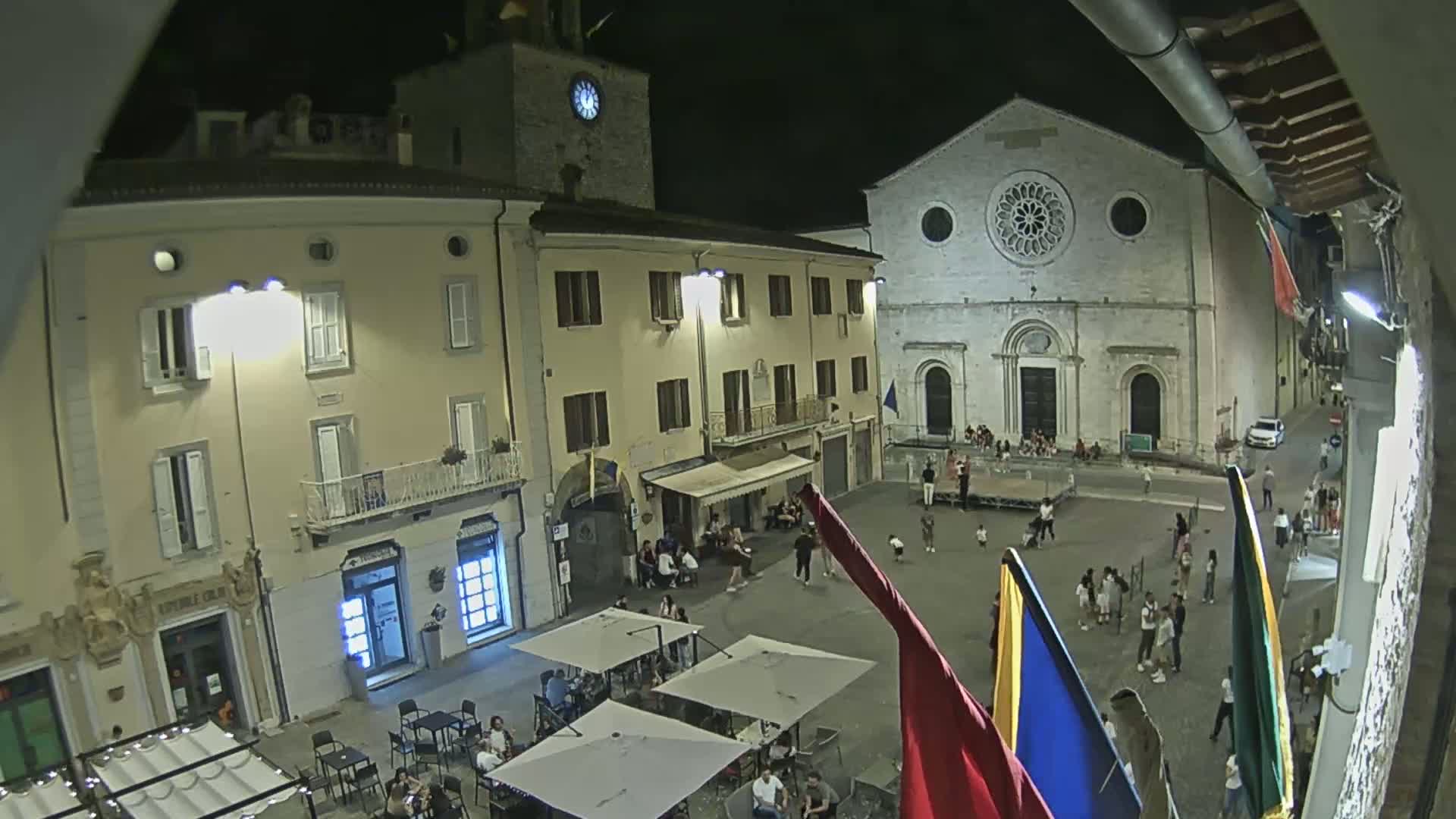 Gualdo Tadino Piazza Martiri della Libertà Square Live Cam - Perugia, Umbria, Italy