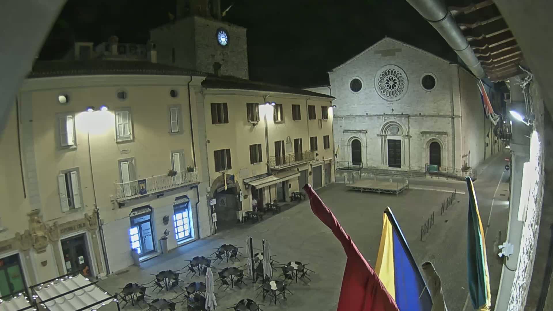 Gualdo Tadino Piazza Martiri della Libertà Square Live Cam - Perugia, Umbria, Italy
