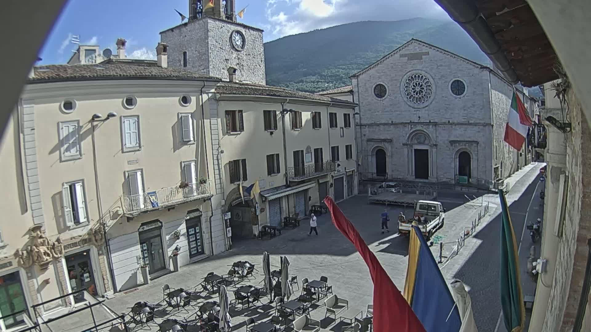 Gualdo Tadino Piazza Martiri della Libertà Square Live Cam - Perugia, Umbria, Italy