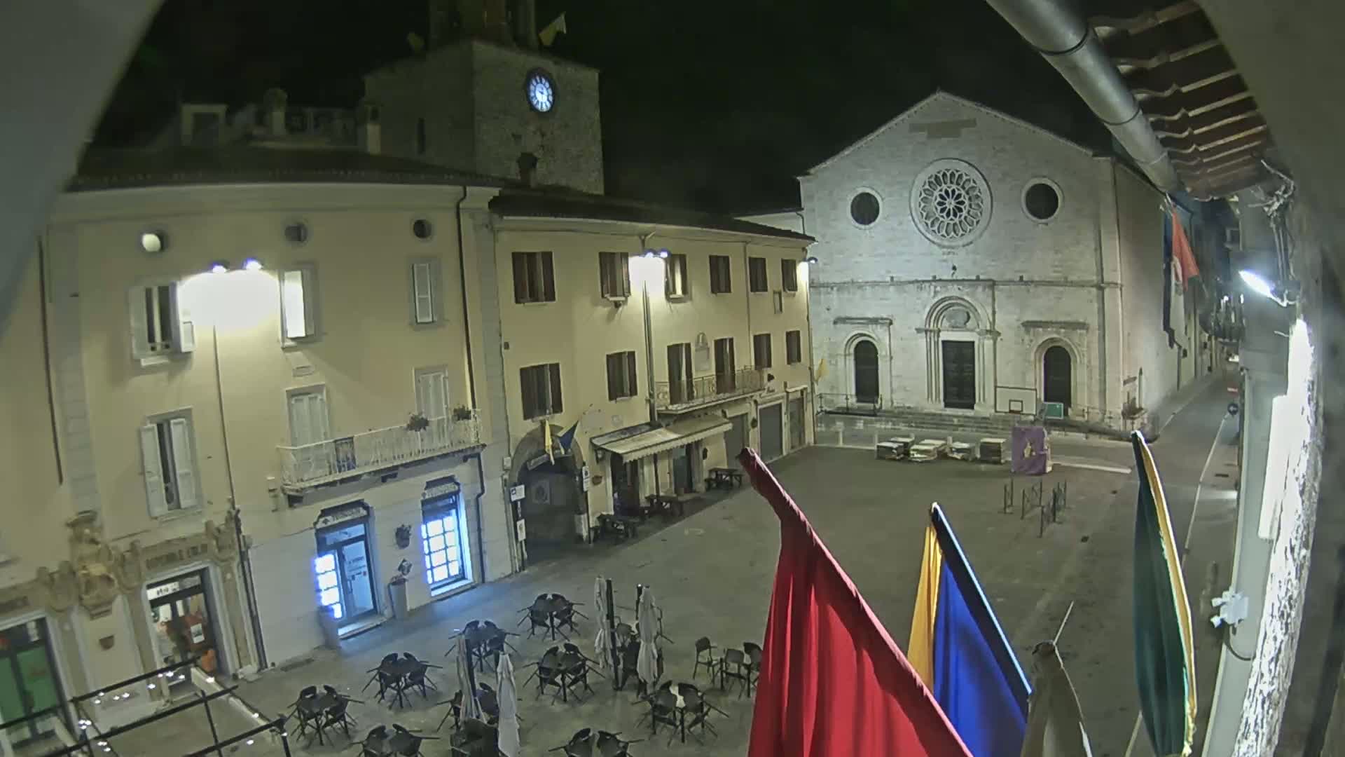 Gualdo Tadino Piazza Martiri della Libertà Square Live Cam - Perugia, Umbria, Italy