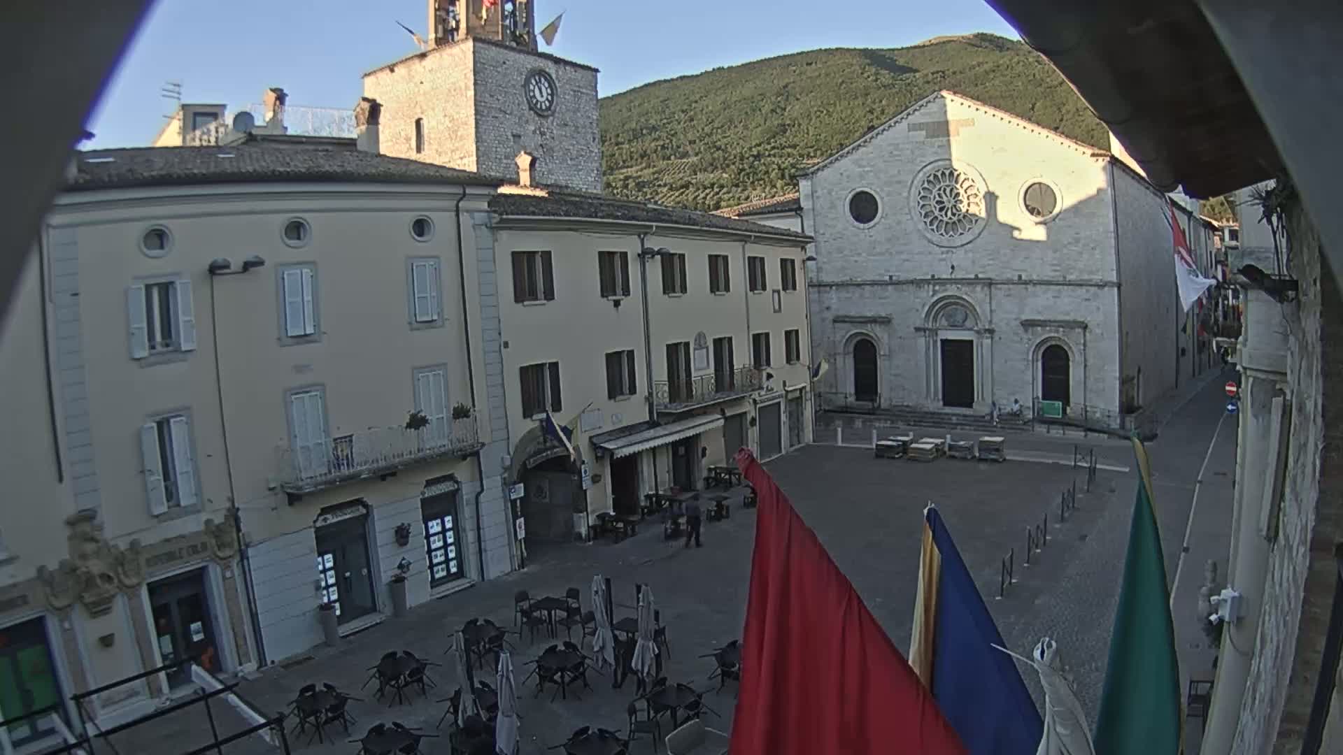 Gualdo Tadino Piazza Martiri della Libertà Square Live Cam - Perugia, Umbria, Italy