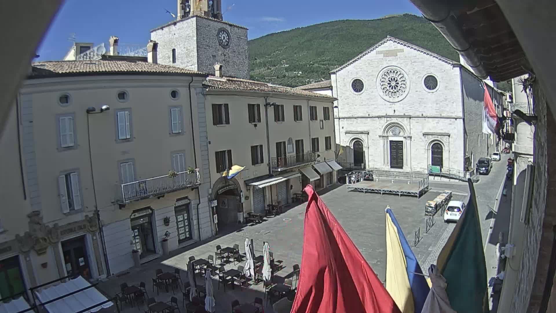 Gualdo Tadino Piazza Martiri della Libertà Square Live Cam - Perugia, Umbria, Italy