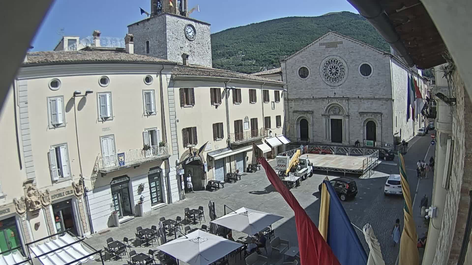 Gualdo Tadino Piazza Martiri della Libertà Square Live Cam - Perugia, Umbria, Italy