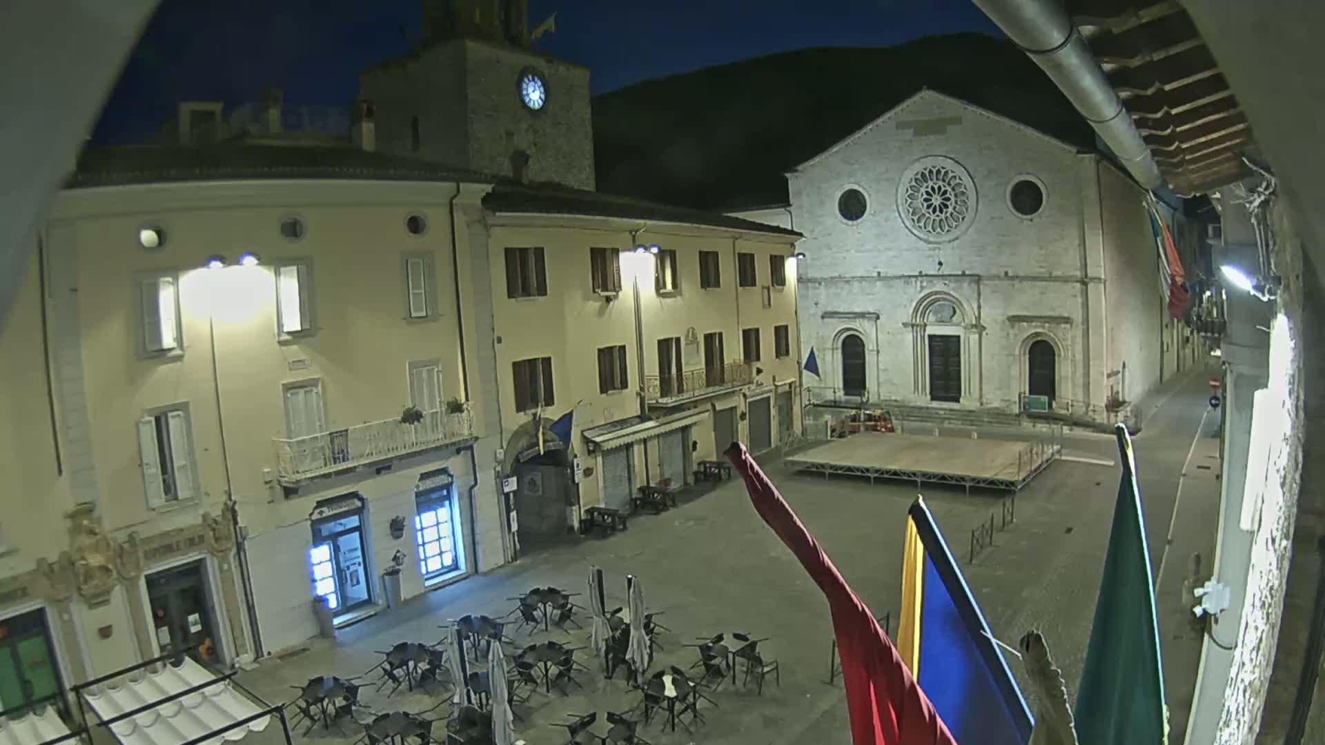Gualdo Tadino Piazza Martiri della Libertà Square Live Cam - Perugia, Umbria, Italy