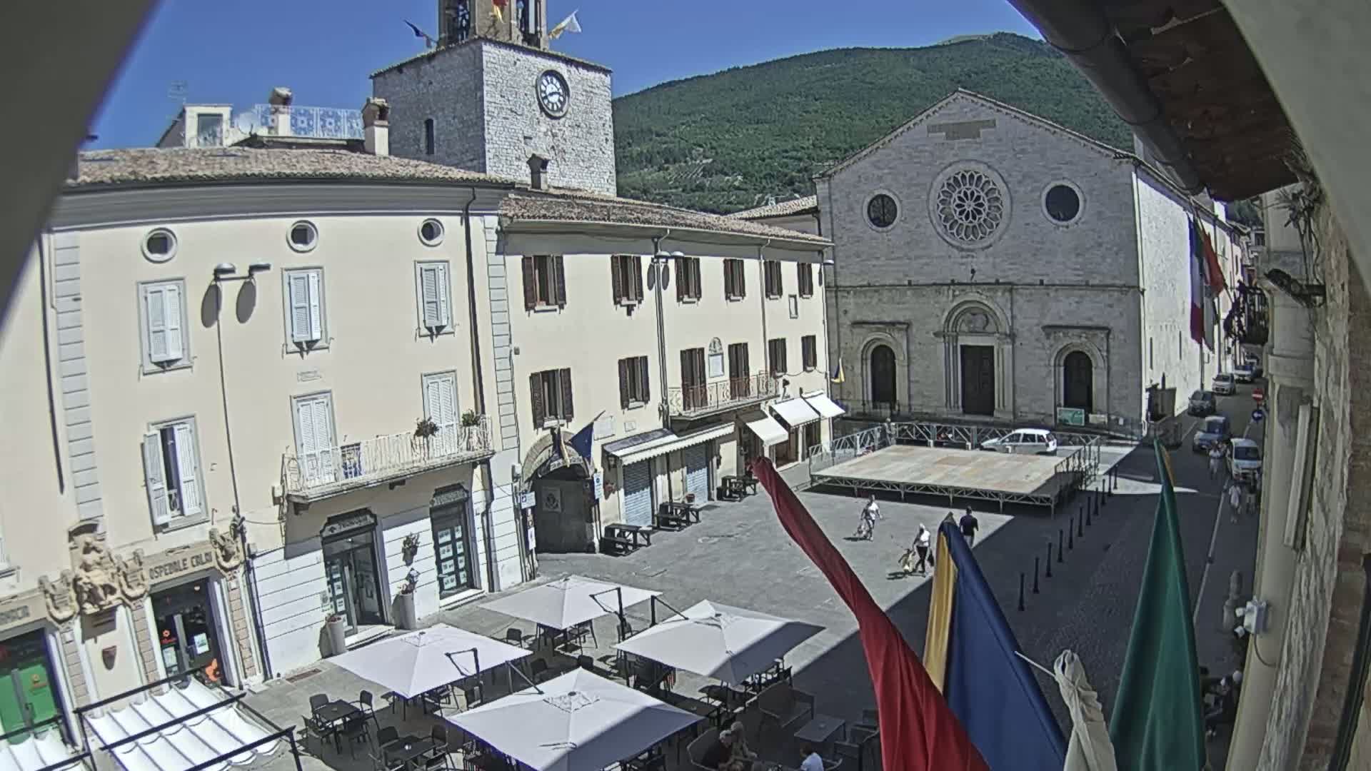 Gualdo Tadino Piazza Martiri della Libertà Square Live Cam - Perugia, Umbria, Italy