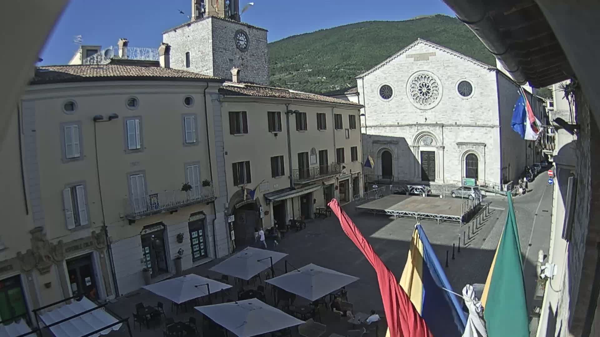 Gualdo Tadino Piazza Martiri della Libertà Square Live Cam - Perugia, Umbria, Italy