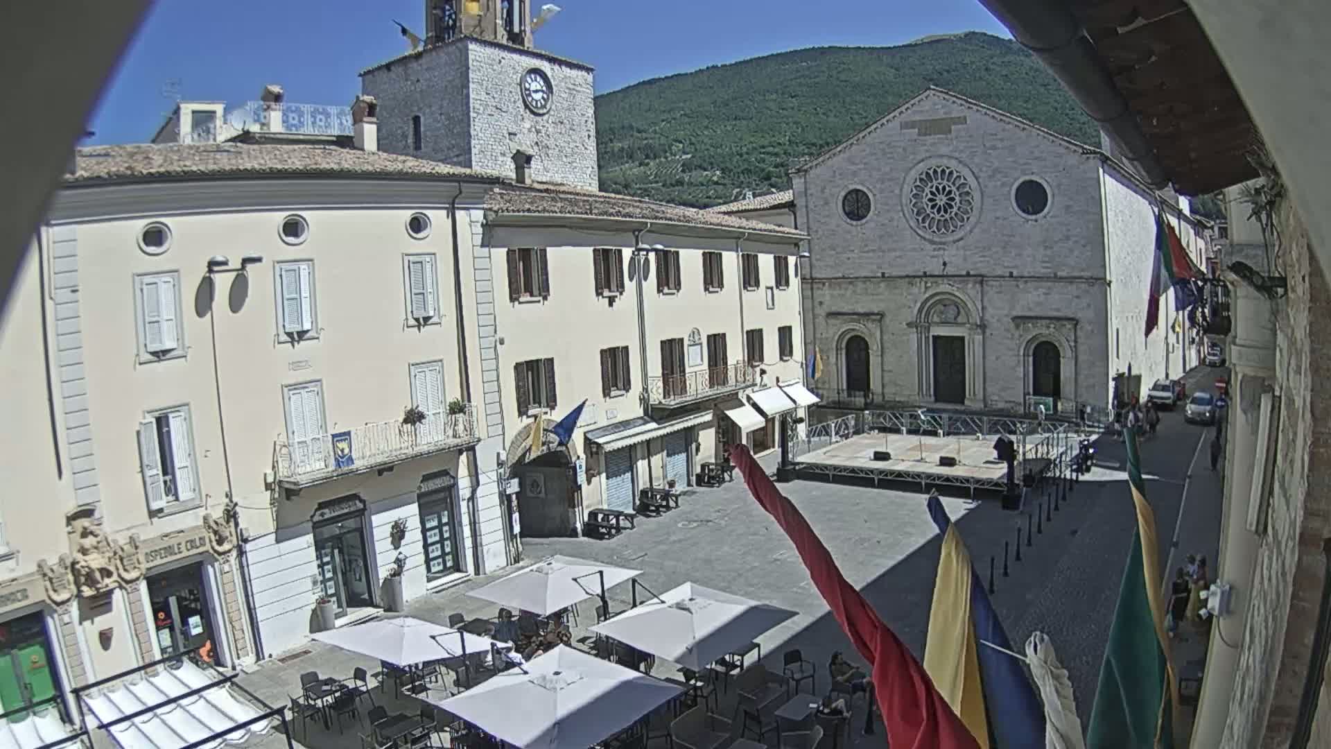 Gualdo Tadino Piazza Martiri della Libertà Square Live Cam - Perugia, Umbria, Italy