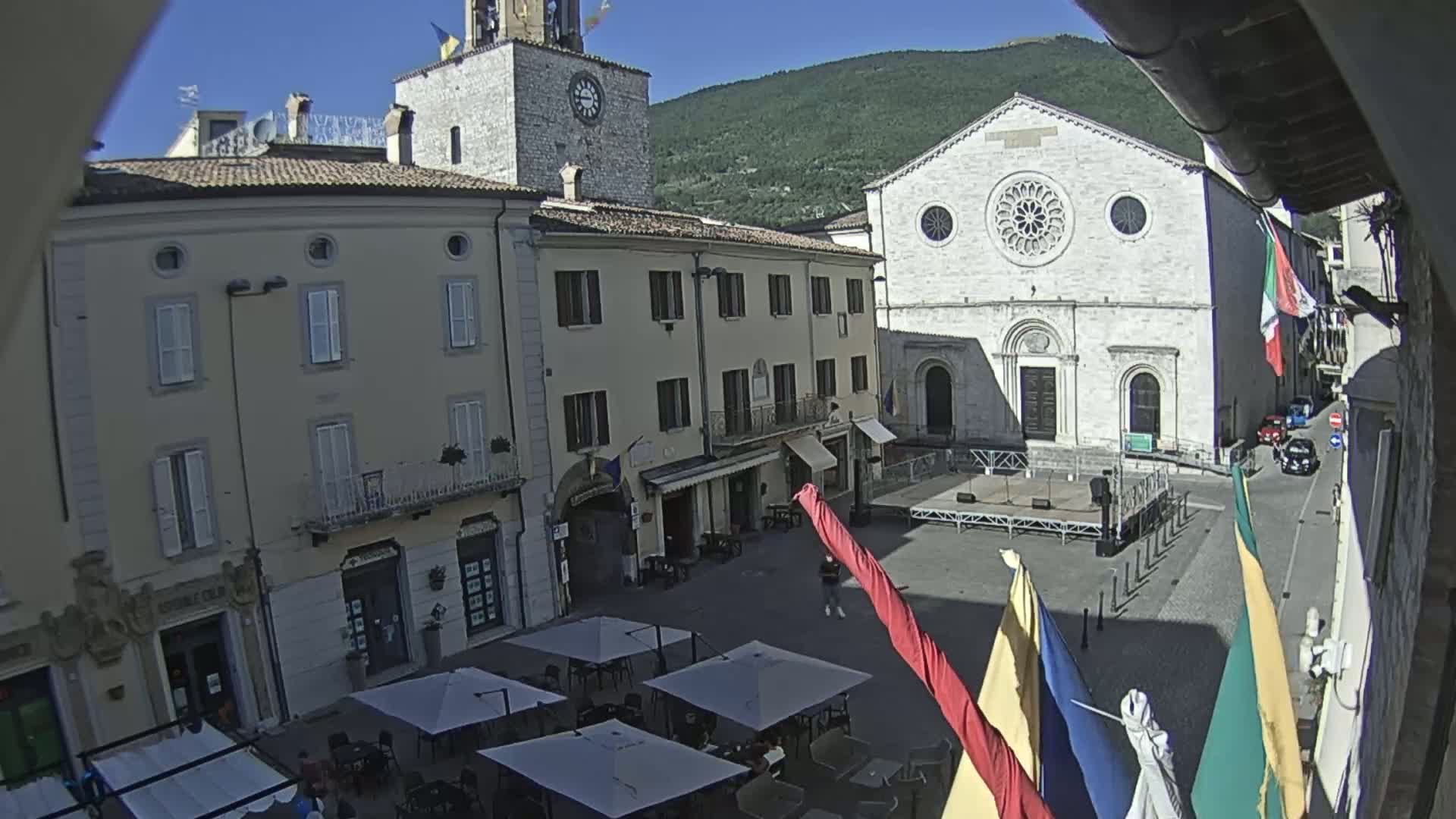 Gualdo Tadino Piazza Martiri della Libertà Square Live Cam - Perugia, Umbria, Italy