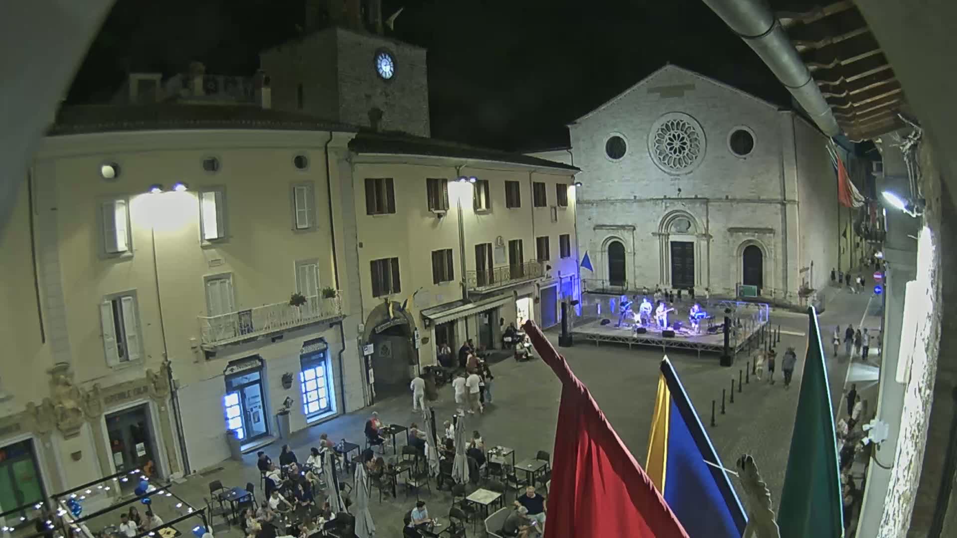 Gualdo Tadino Piazza Martiri della Libertà Square Live Cam - Perugia, Umbria, Italy