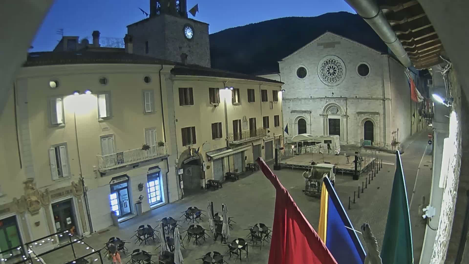 Gualdo Tadino Piazza Martiri della Libertà Square Live Cam - Perugia, Umbria, Italy