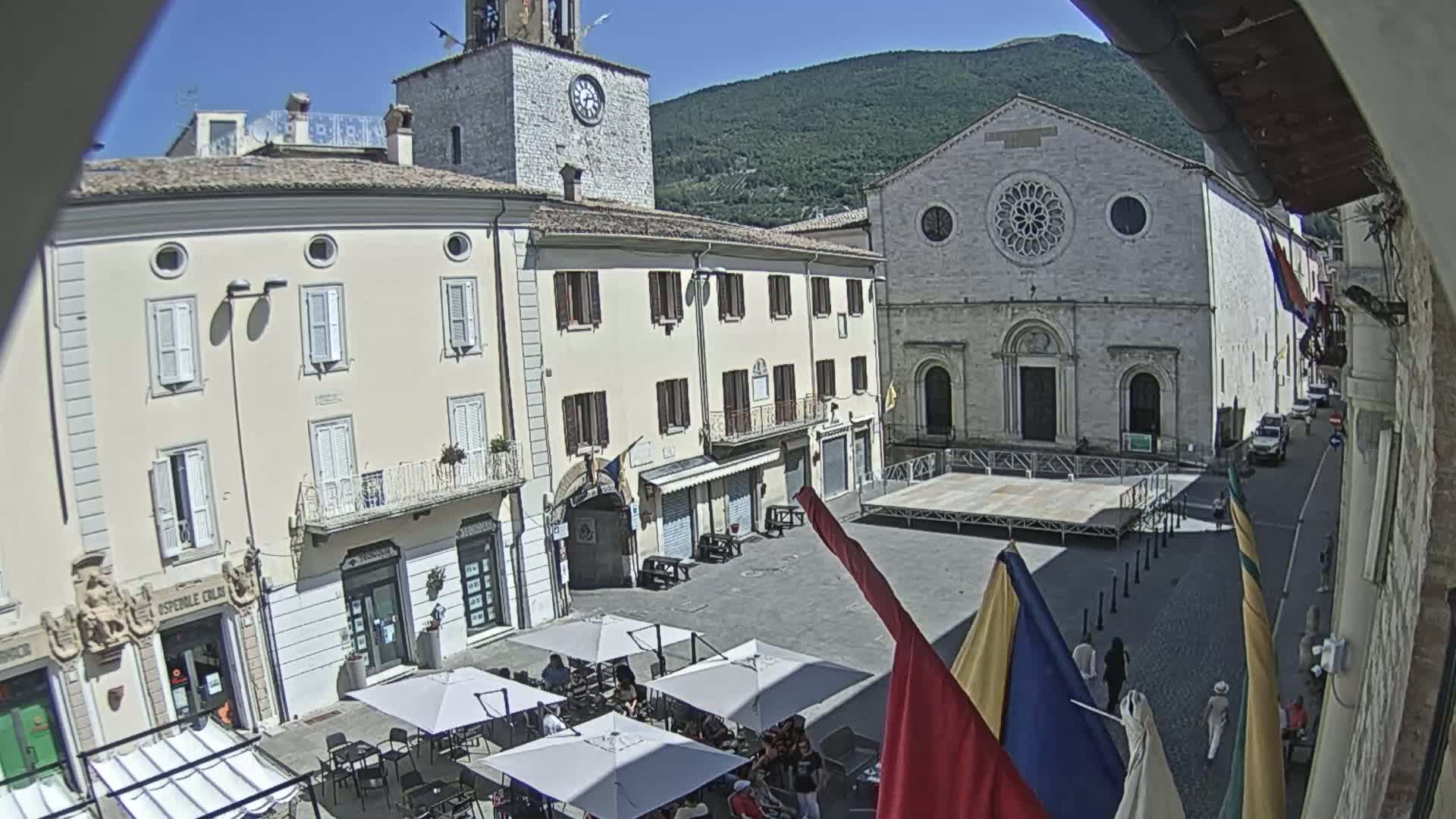 Gualdo Tadino Piazza Martiri della Libertà Square Live Cam - Perugia, Umbria, Italy