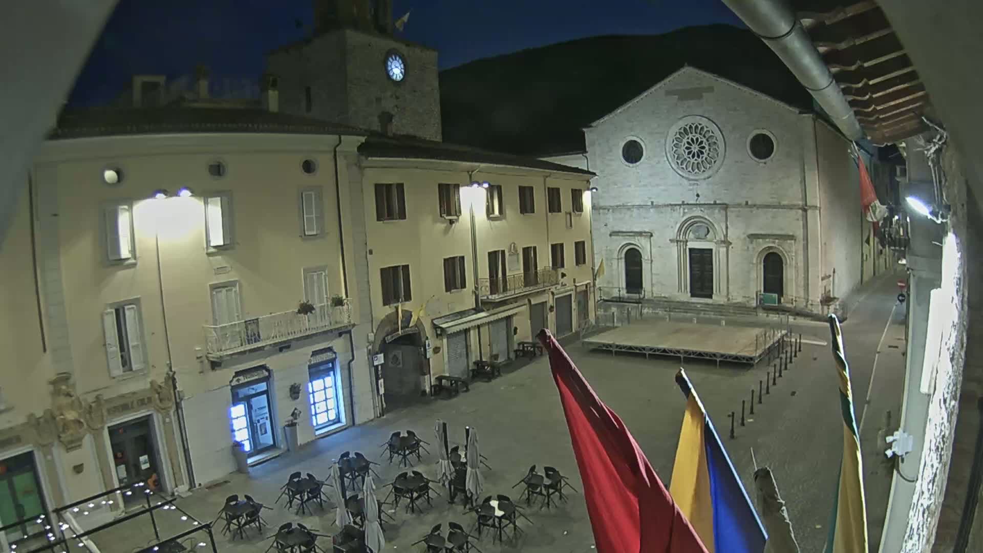 Gualdo Tadino Piazza Martiri della Libertà Square Live Cam - Perugia, Umbria, Italy