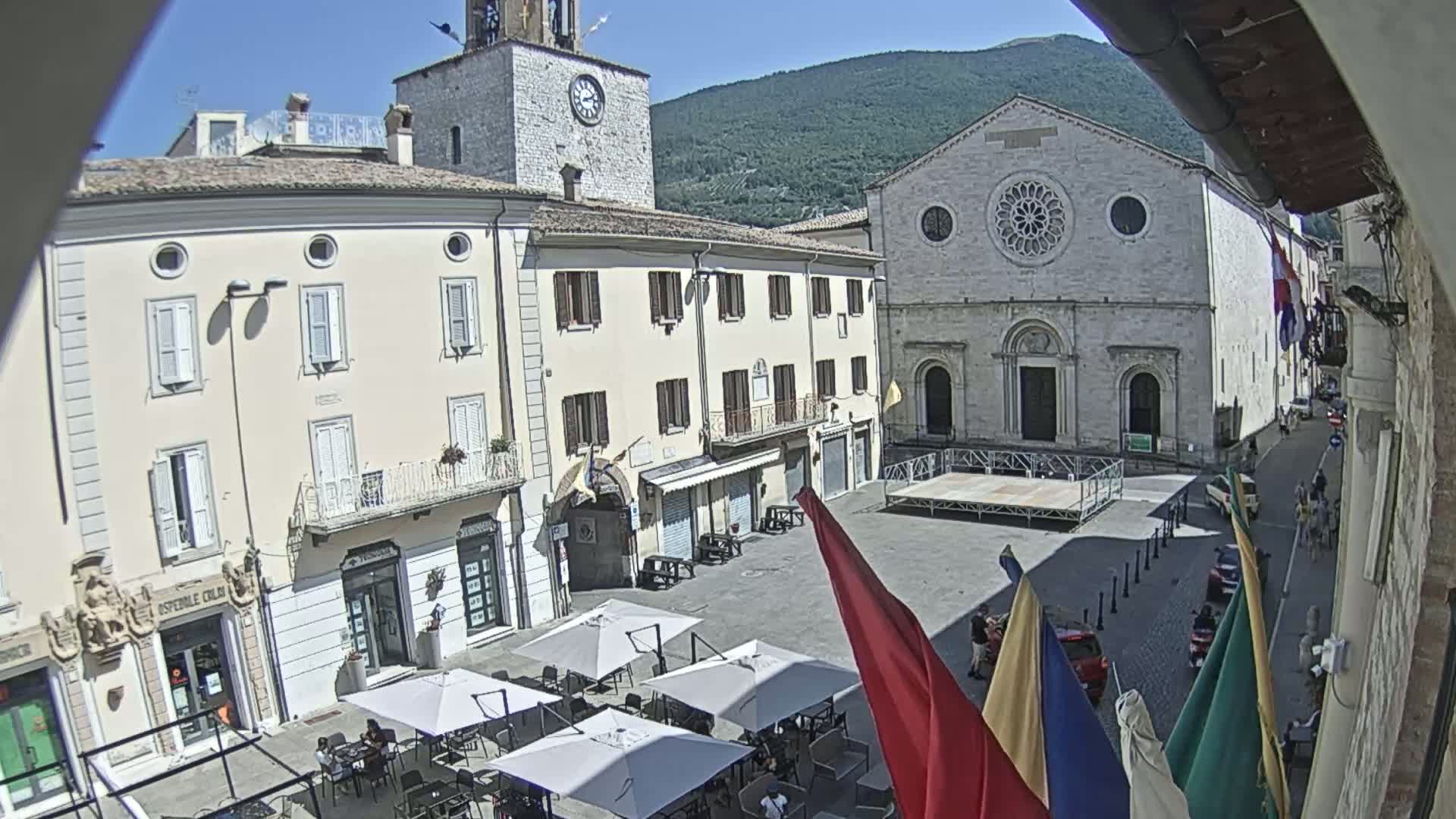 Gualdo Tadino Piazza Martiri della Libertà Square Live Cam - Perugia, Umbria, Italy
