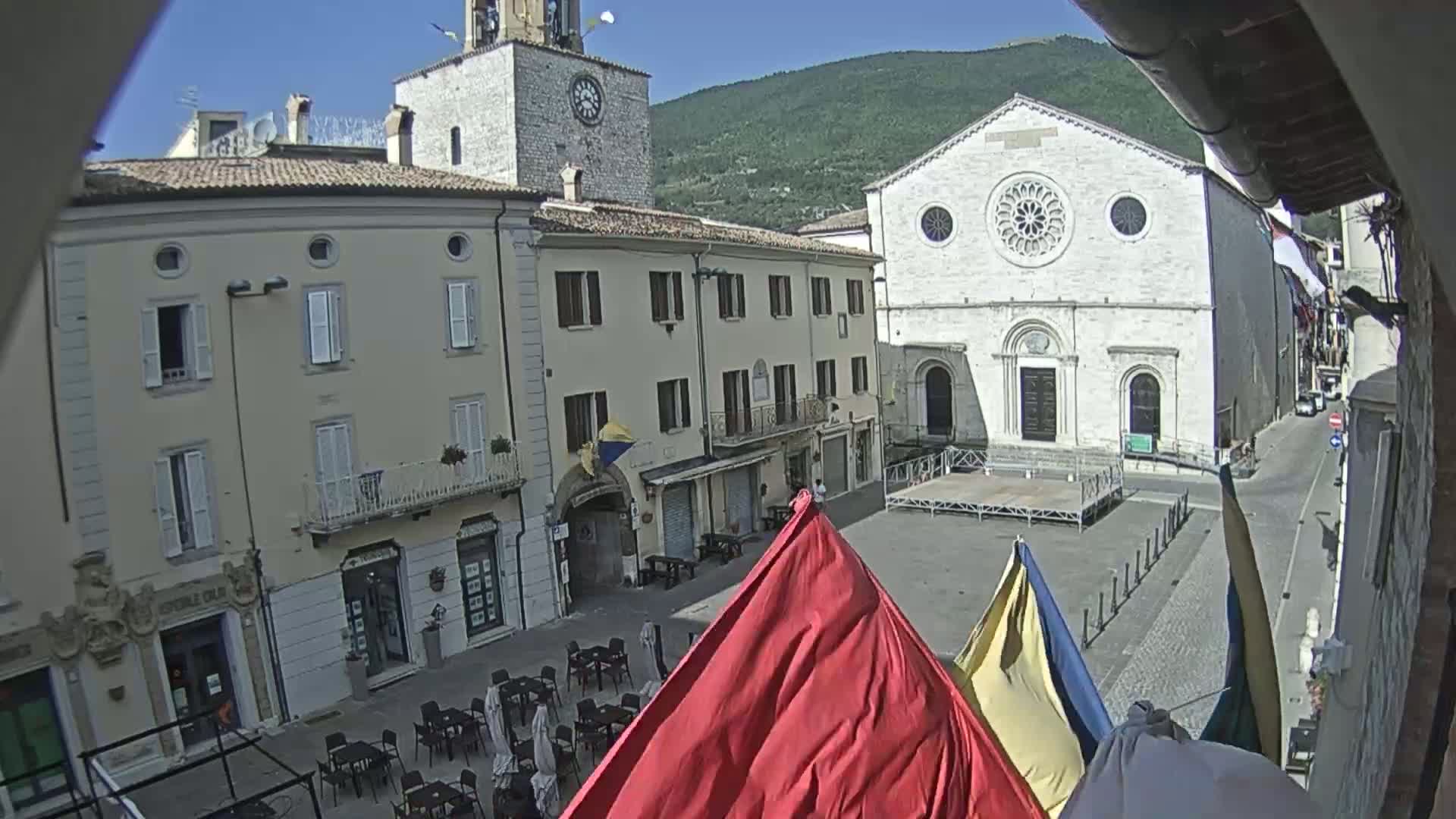 Gualdo Tadino Piazza Martiri della Libertà Square Live Cam - Perugia, Umbria, Italy