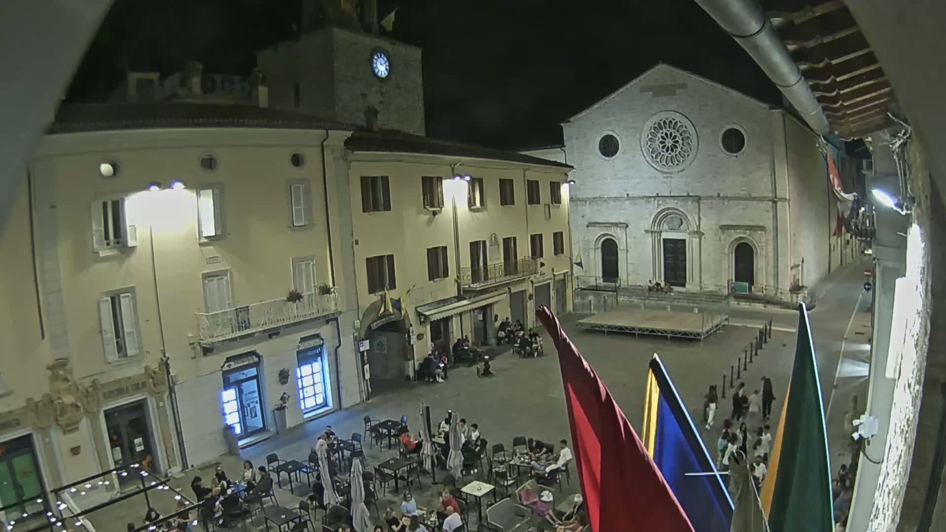 Gualdo Tadino Piazza Martiri della Libertà Square Live Cam - Perugia, Umbria, Italy