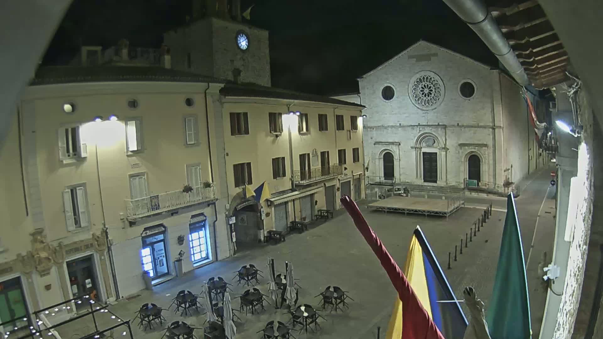 Gualdo Tadino Piazza Martiri della Libertà Square Live Cam - Perugia, Umbria, Italy