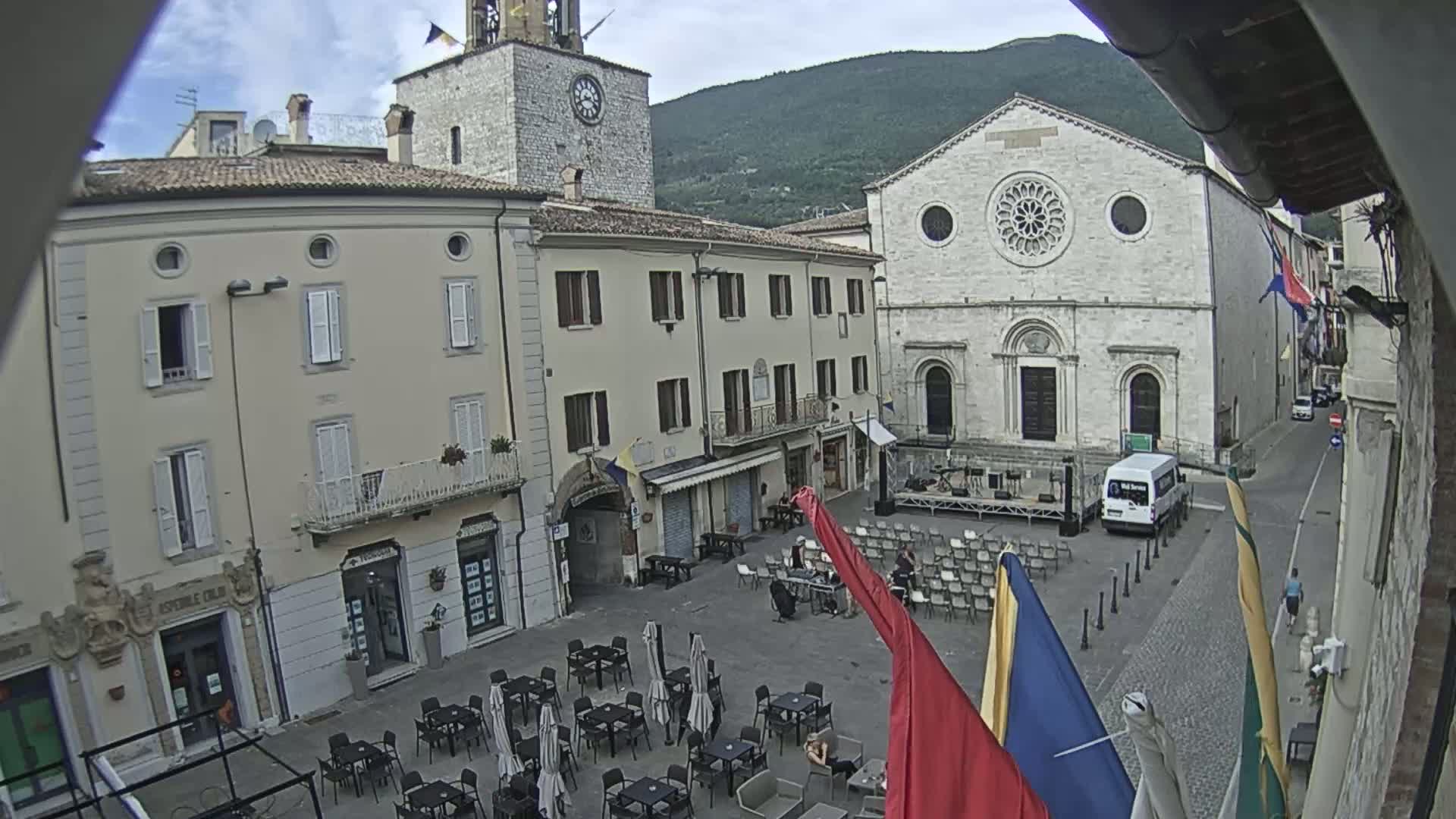 Gualdo Tadino Piazza Martiri della Libertà Square Live Cam - Perugia, Umbria, Italy